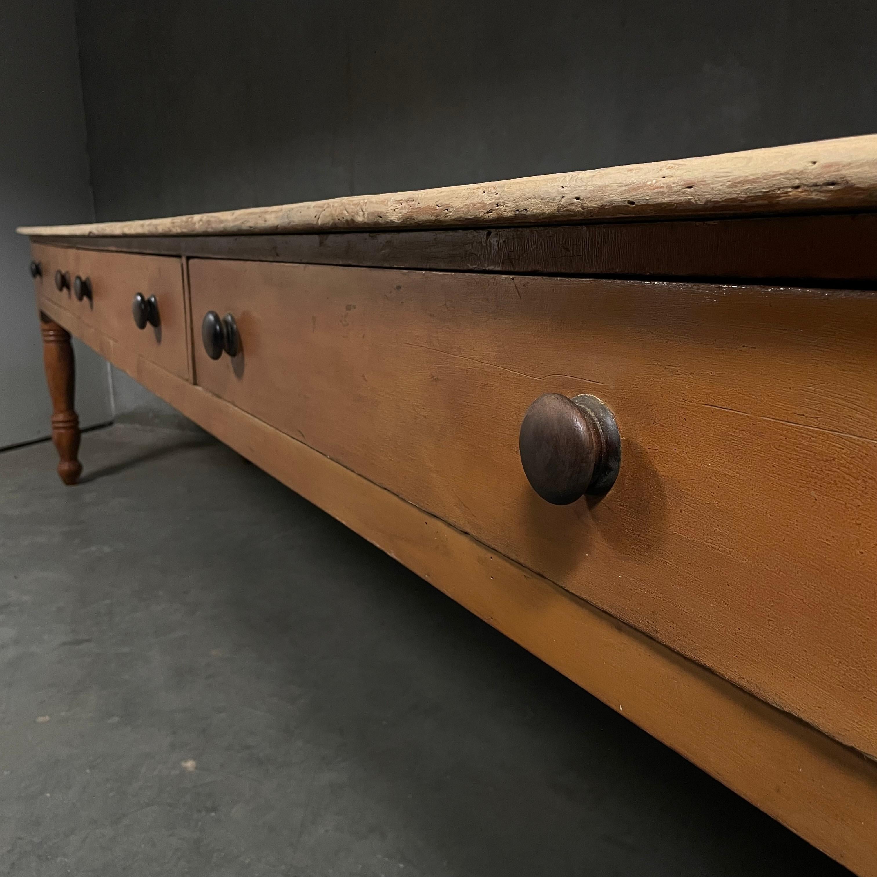 19th century Mercantil general store work table In Good Condition In Surrey, BC