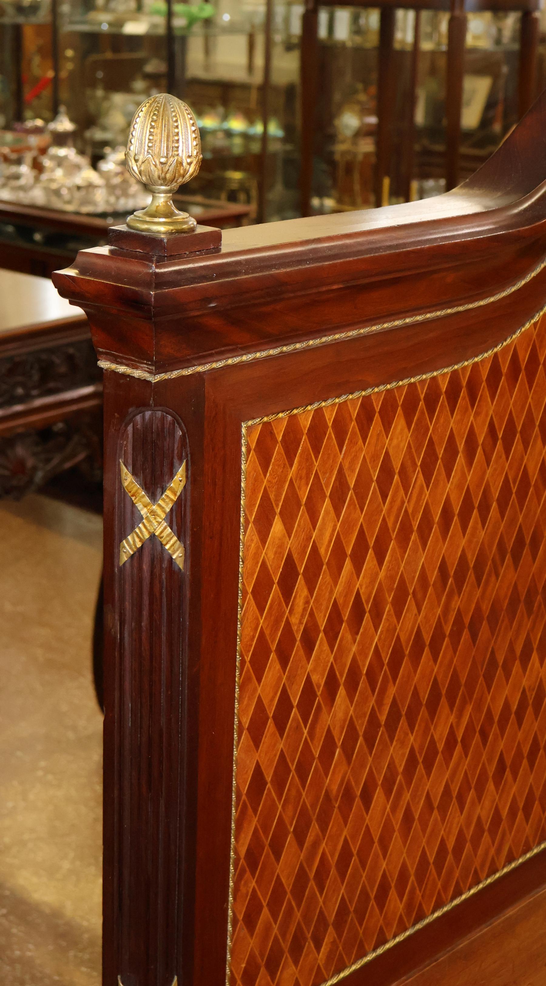 Lit complet en bronze incrusté de Mercier Frères, style Louis XV, 19e siècle en vente 7