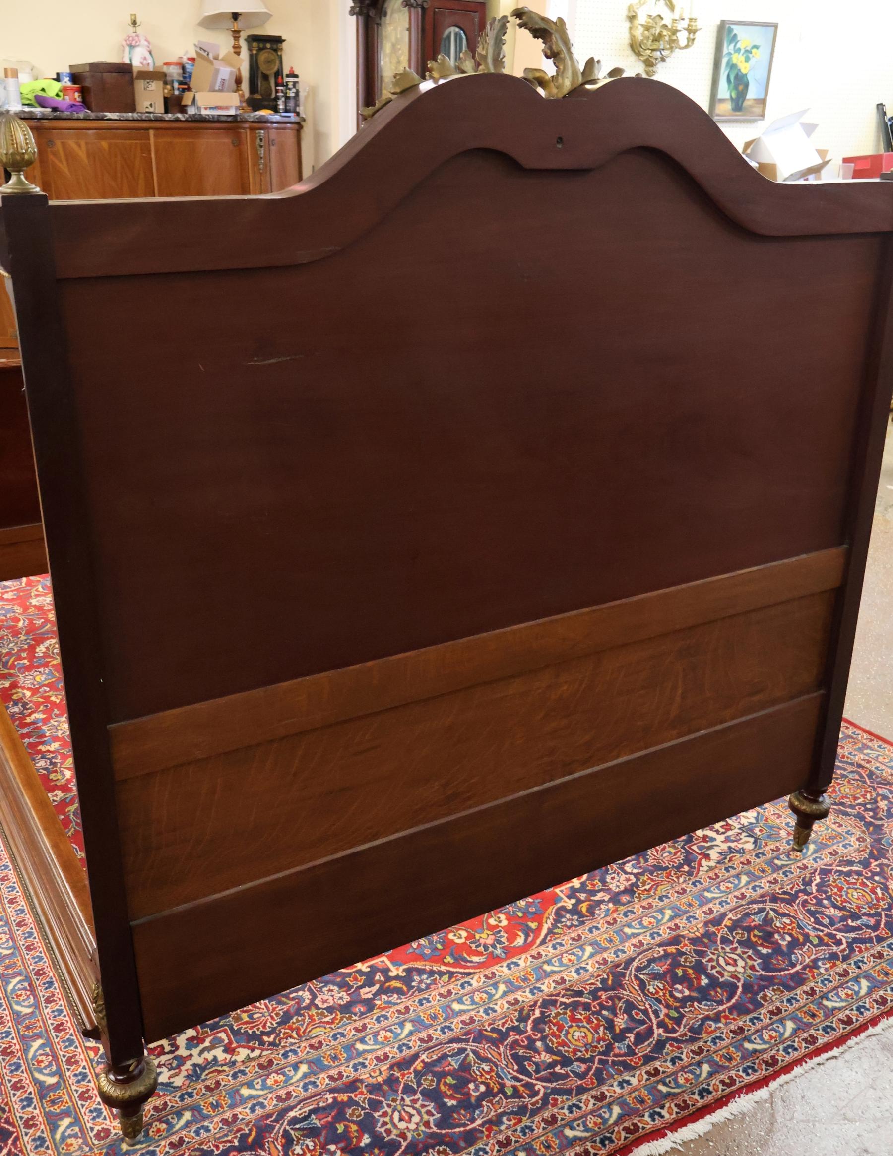 Lit complet en bronze incrusté de Mercier Frères, style Louis XV, 19e siècle en vente 10