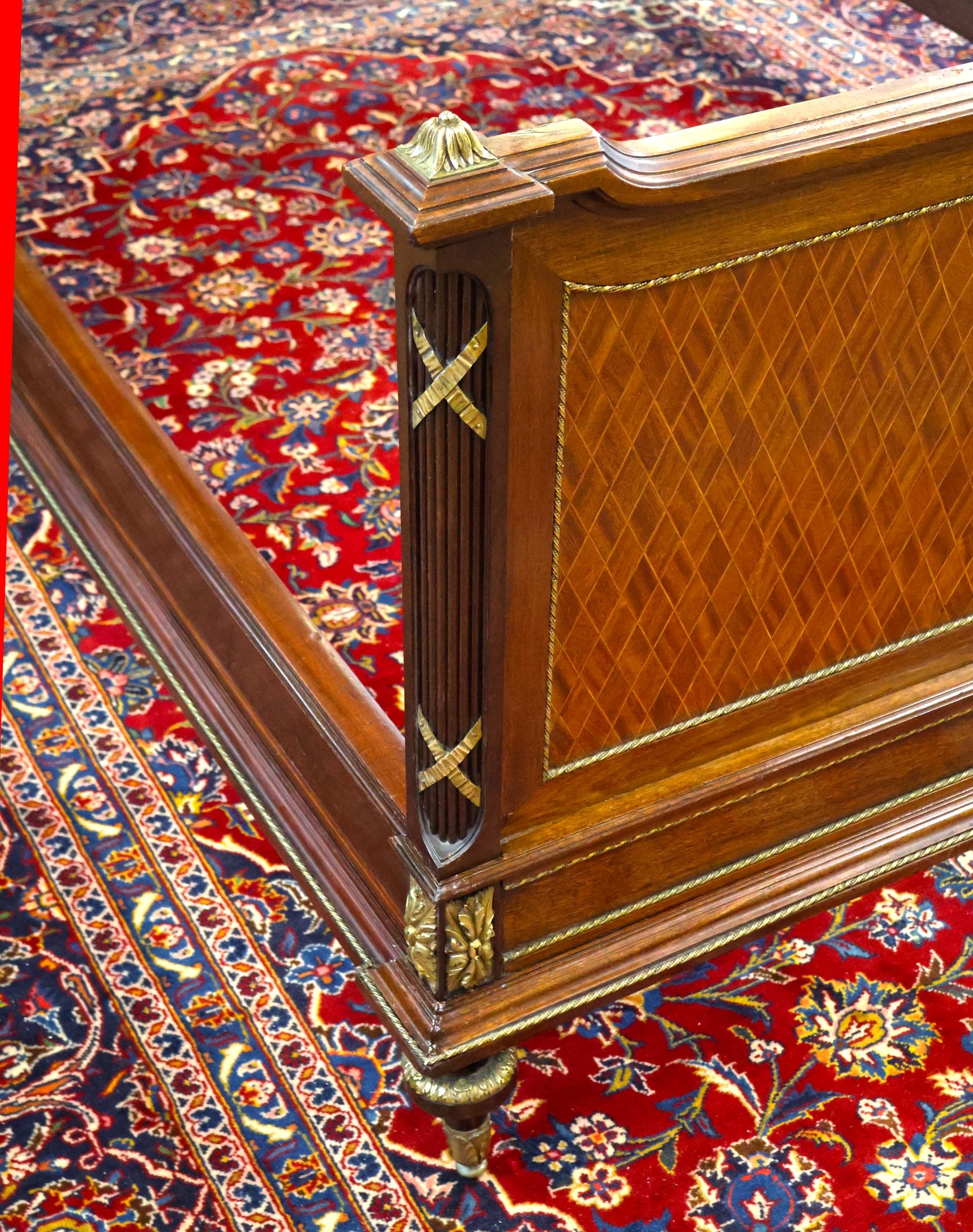 Lit complet en bronze incrusté de Mercier Frères, style Louis XV, 19e siècle en vente 1