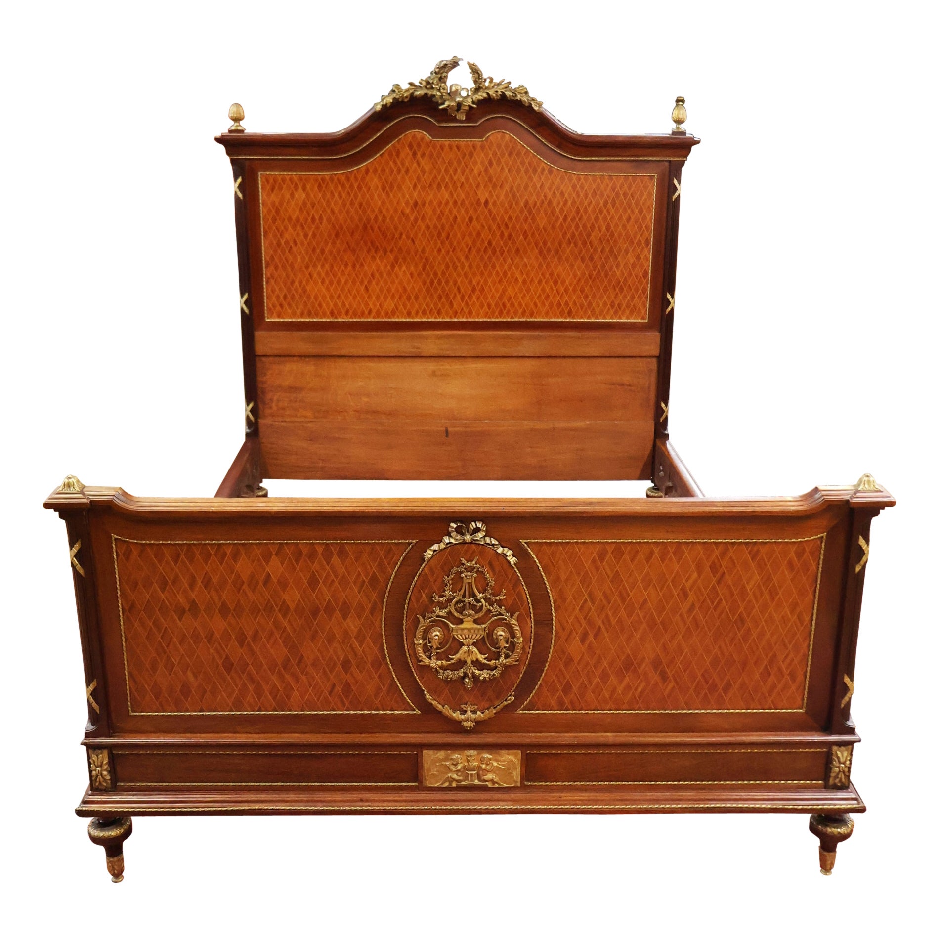 Letto completo Mercier Freres francese del XIX secolo in stile Luigi XV con intarsio in bronzo