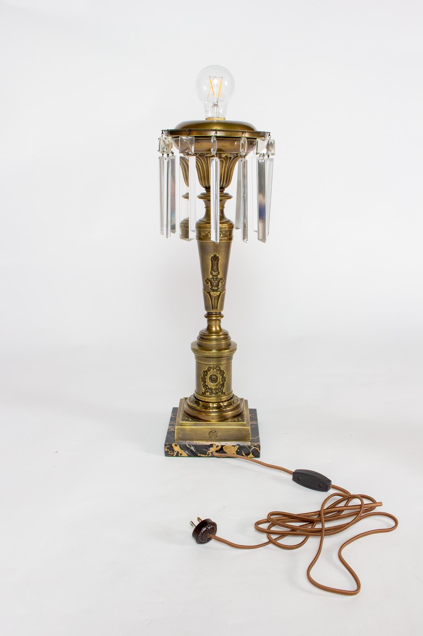 English 19th Century Messenger and Sons Bronze and Black Onyx Astral Lamp