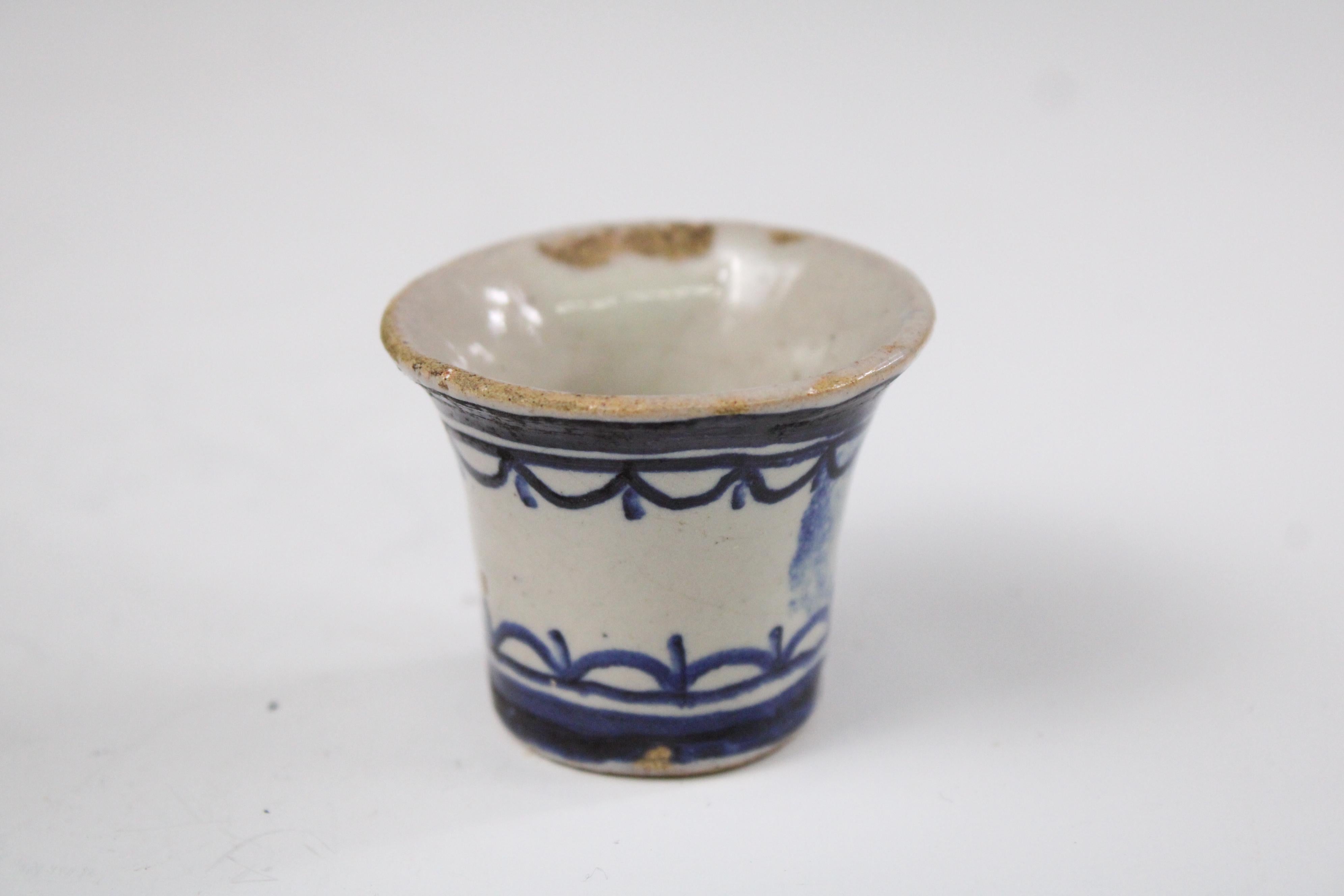 Glazed 19th-Century Mexican Miniature Talavera Jars – Hand-Painted Antique Pot Set For Sale