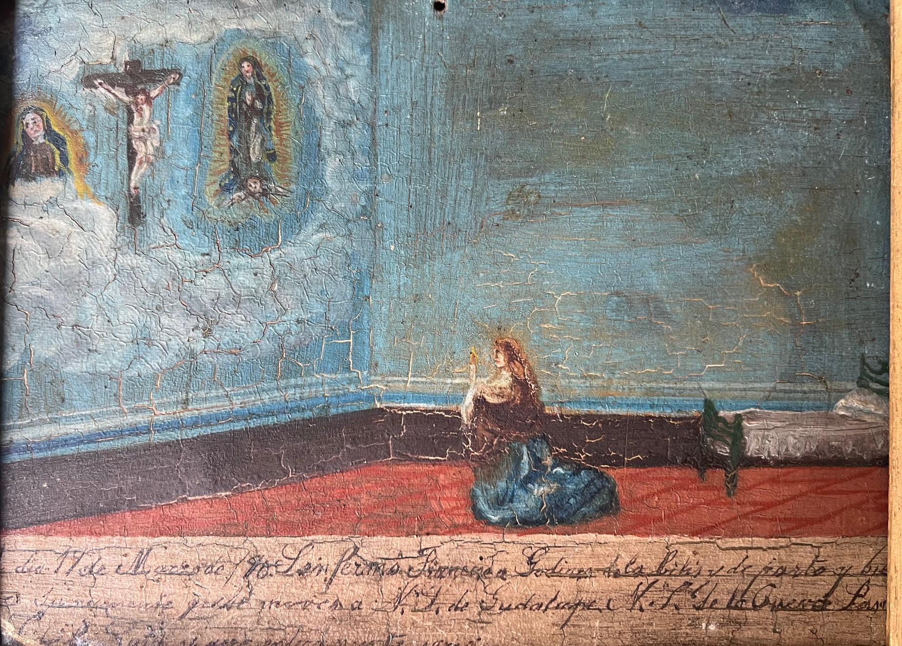 Antikes mexikanisches Retablo aus dem Jahr 1890 mit einer Frau, die zur Jungfrau Maria und zu Jesus Christus betet.

Gerahmt in einem kunstvoll geschnitzten und mit Gold bemalten Holzrahmen mit braunem Samtbezug.

Retablo misst ungefähr 7 x 10