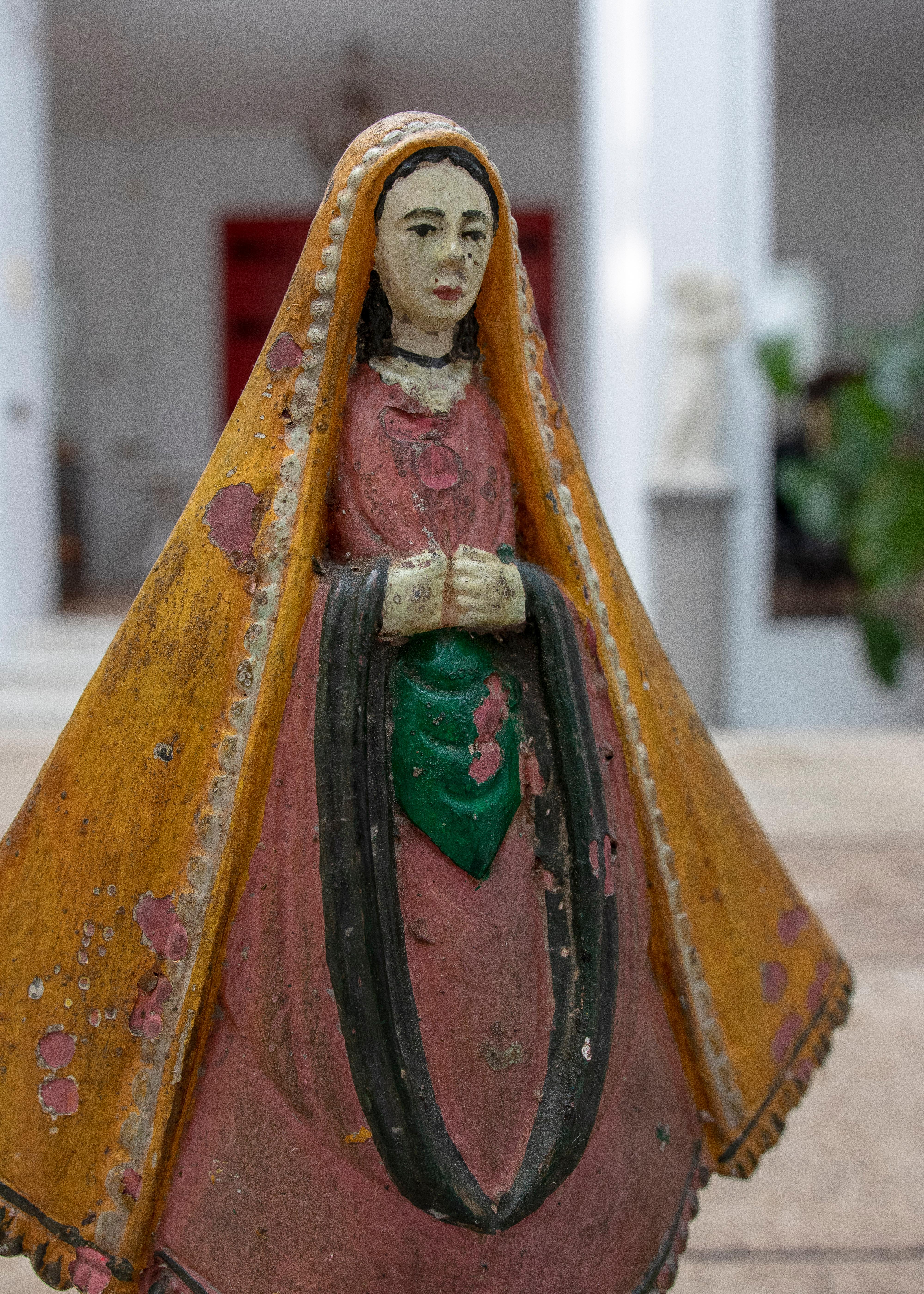 19th Century Mexican Wooden Hand-Painted Virgin with Child in Arms For Sale 4
