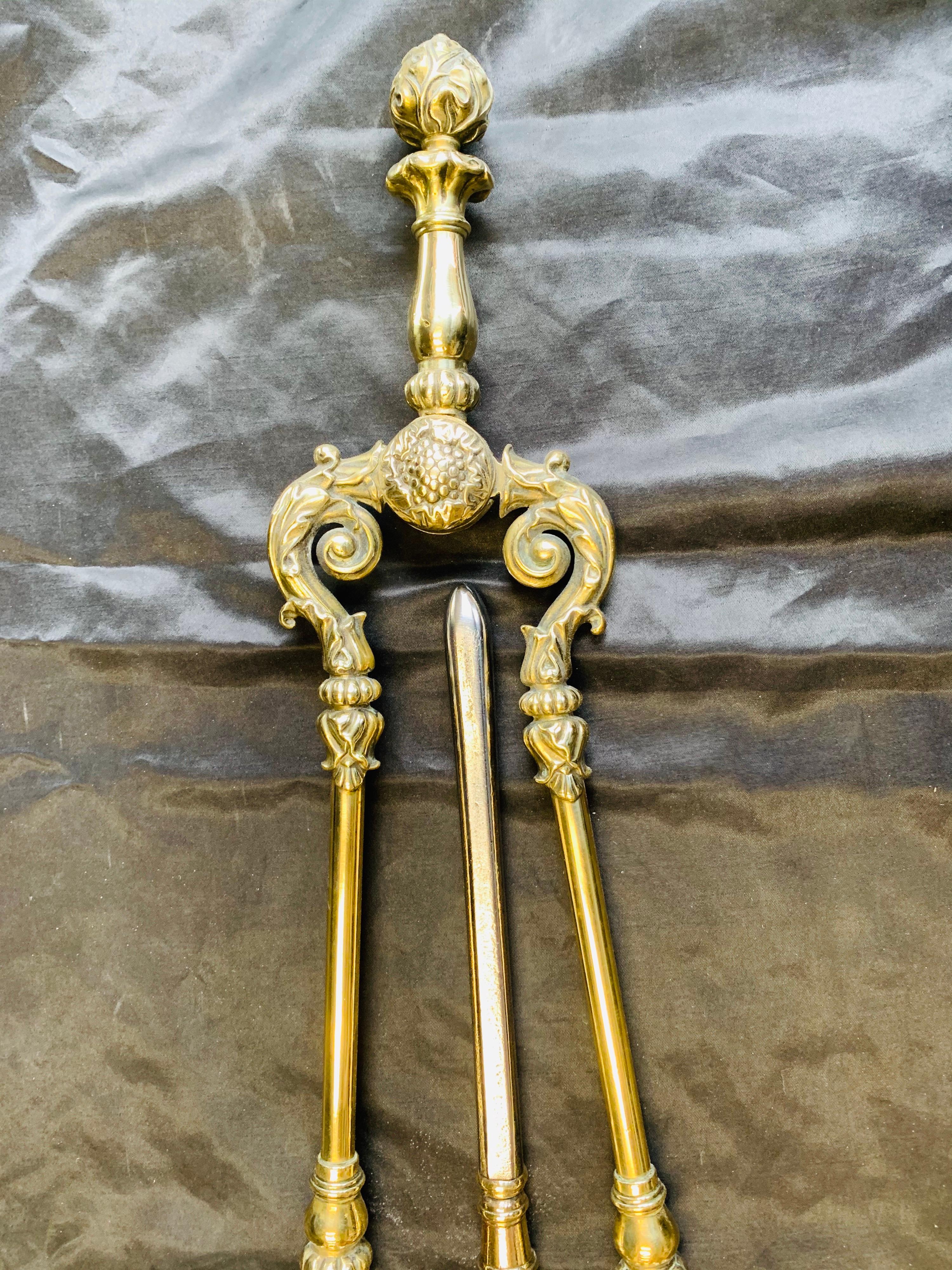 English 19th Century Mid Victorian Polished Brass Fire Tools For Sale