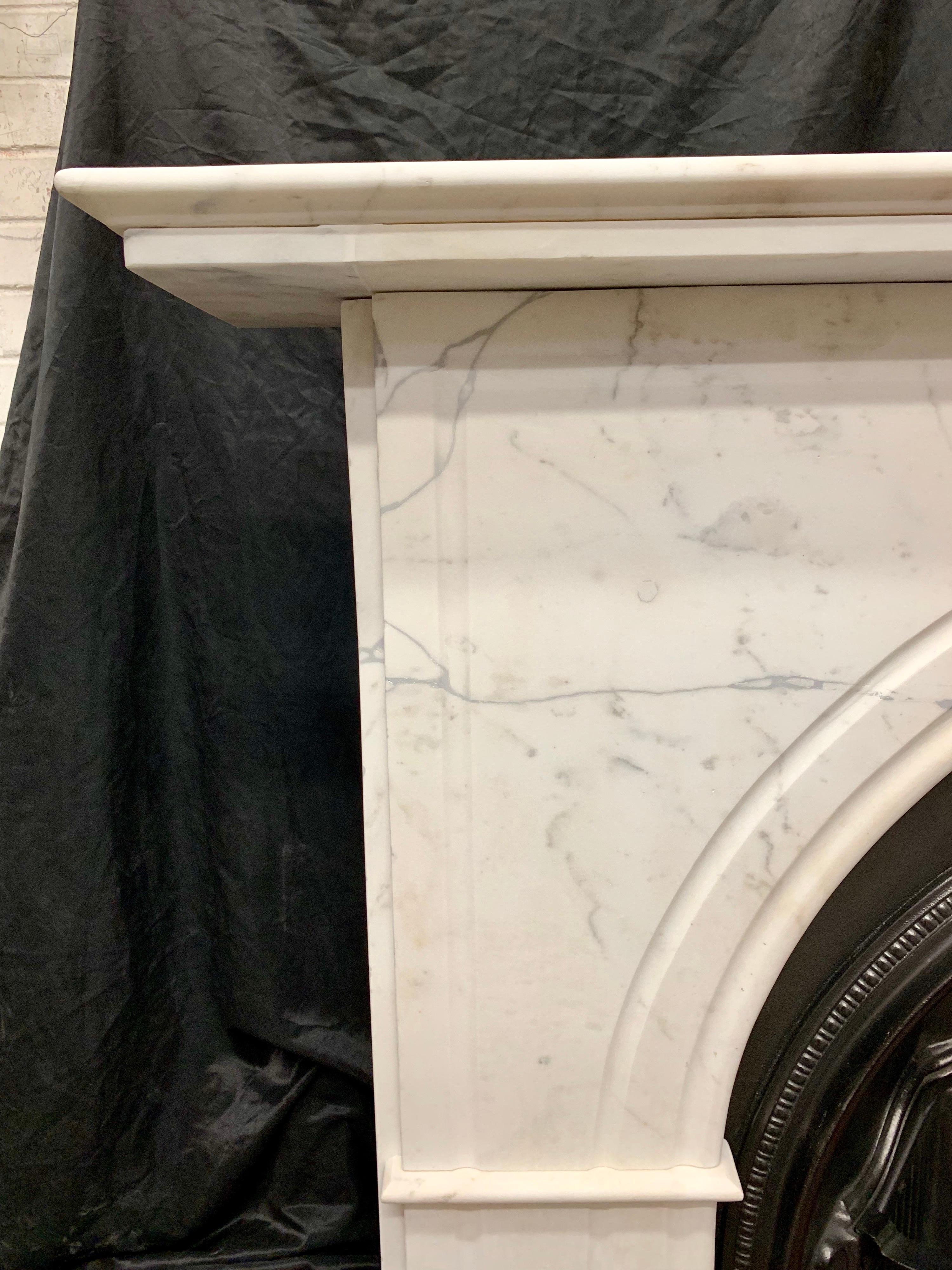 19th Century Mid-Victorian Statuary Marble Arch Fireplace Surround In Good Condition In Edinburgh, GB