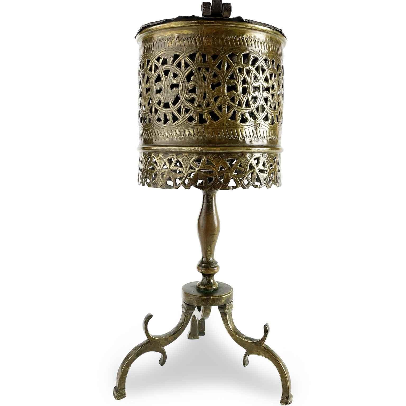 19th Century Middle Eastern Brass Cylindric Brazier with Tripod Base For Sale 2