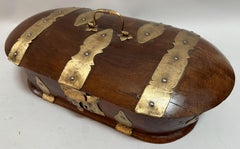 19. Jahrhundert Mittlerer Osten Messingmontierte Dome Teak Wood Box