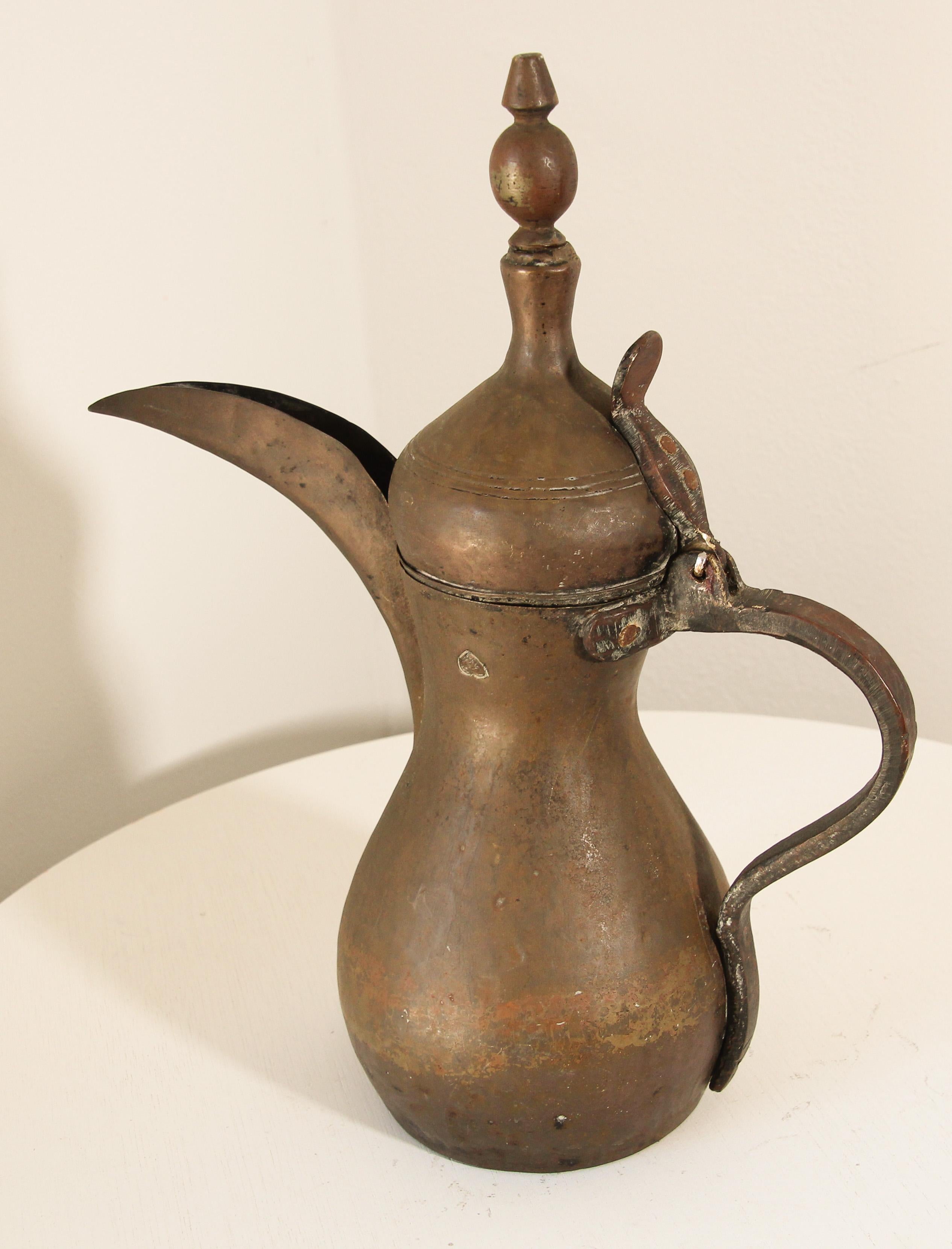 Arabische Dallah-Kaffeekanne aus dem 19. Jahrhundert (Islamisch) im Angebot