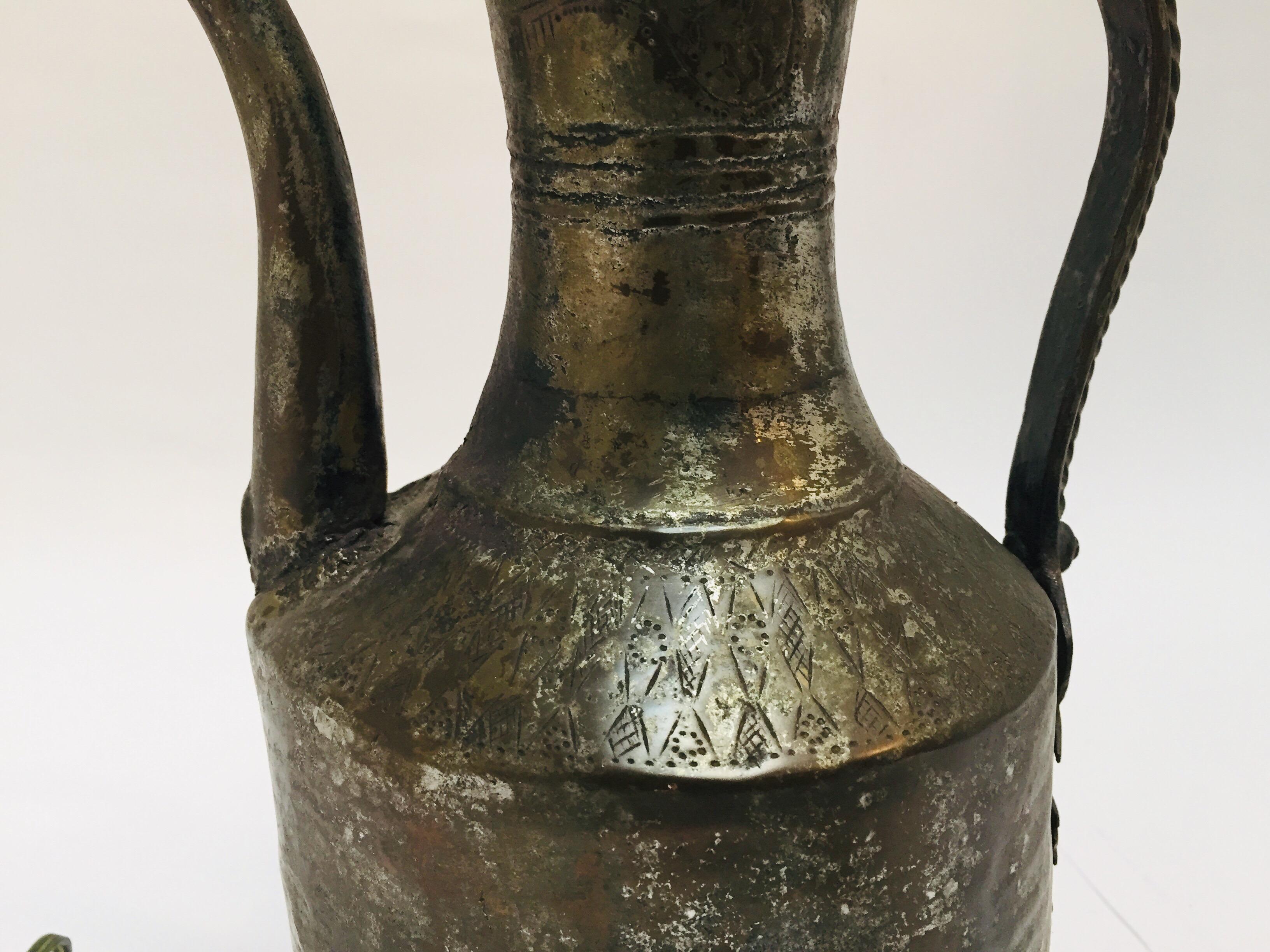 Lampe de table en cuivre arabe Dallah du Moyen-Orient du 19e siècle en vente 2