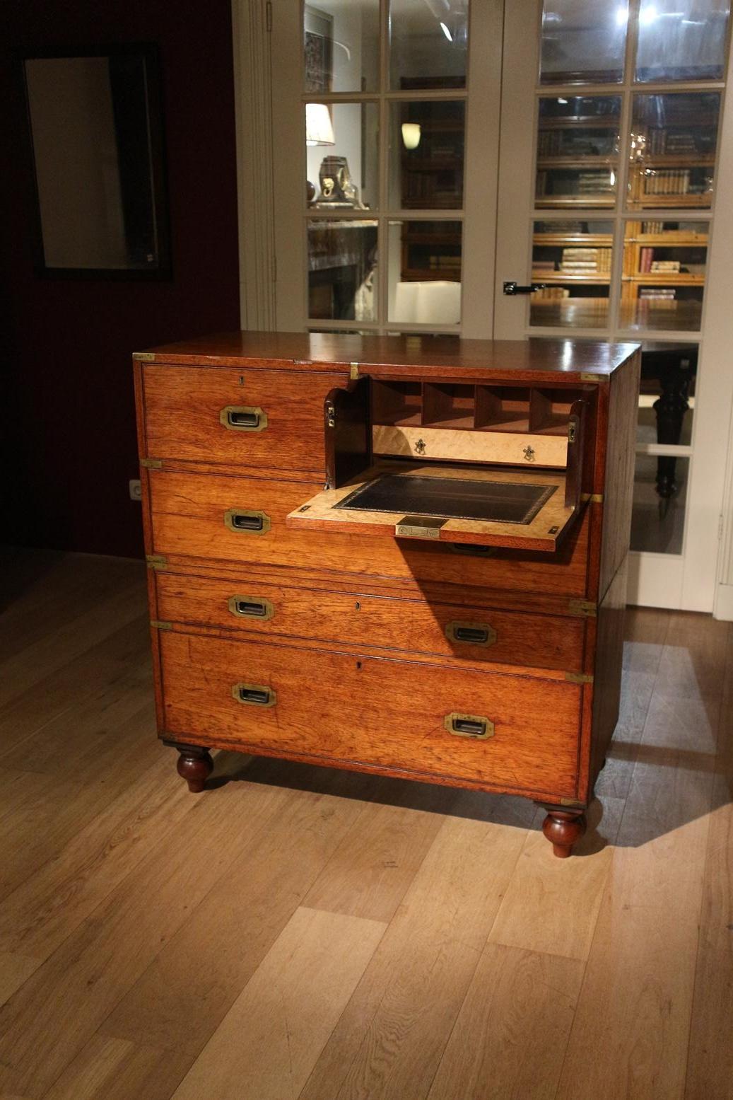 19th Century Military Campaign Chest In Good Condition In Eindhoven, NL