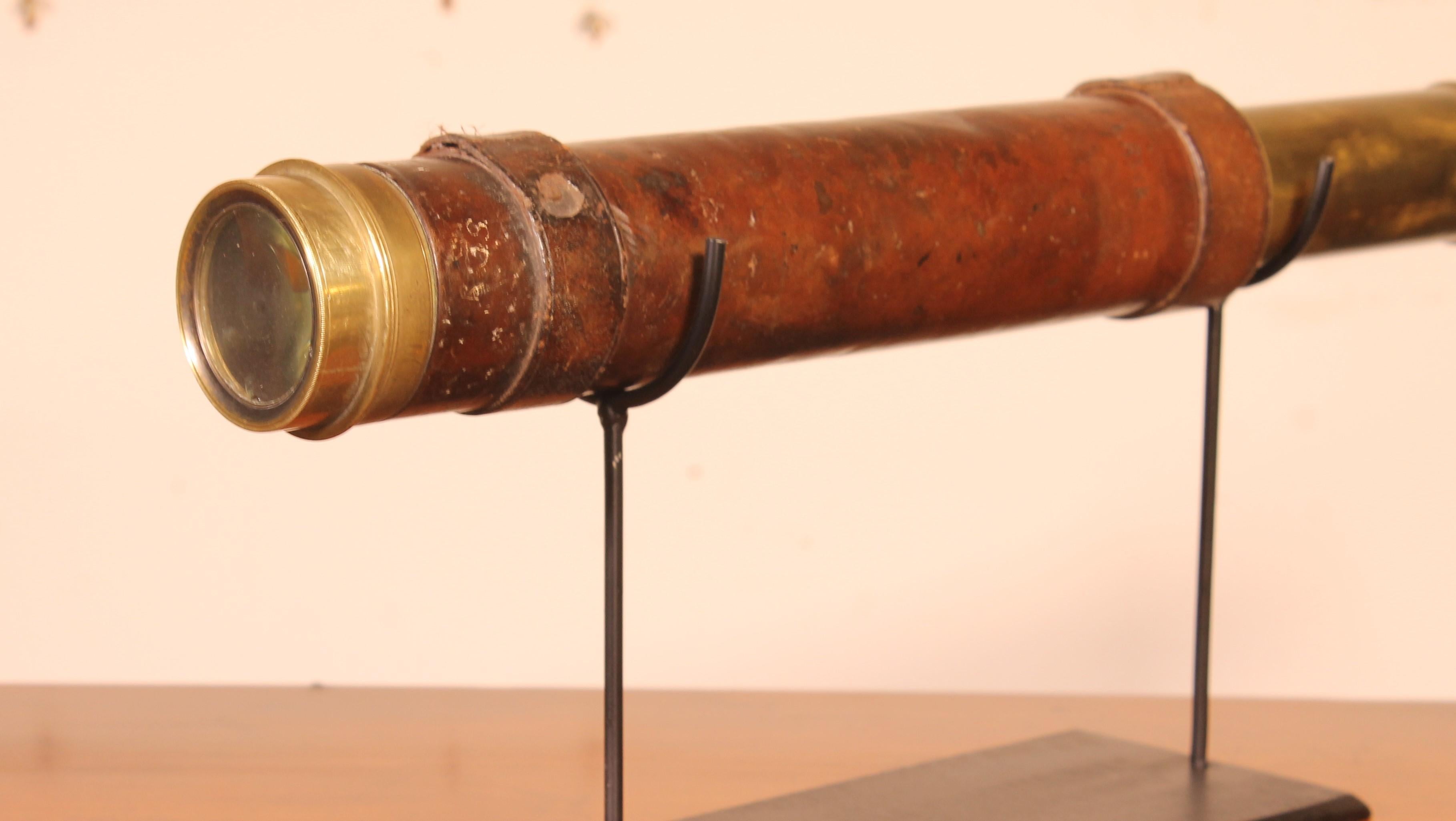 19th Century Military Telescope In Leather And Brass In Good Condition In Brussels, Brussels