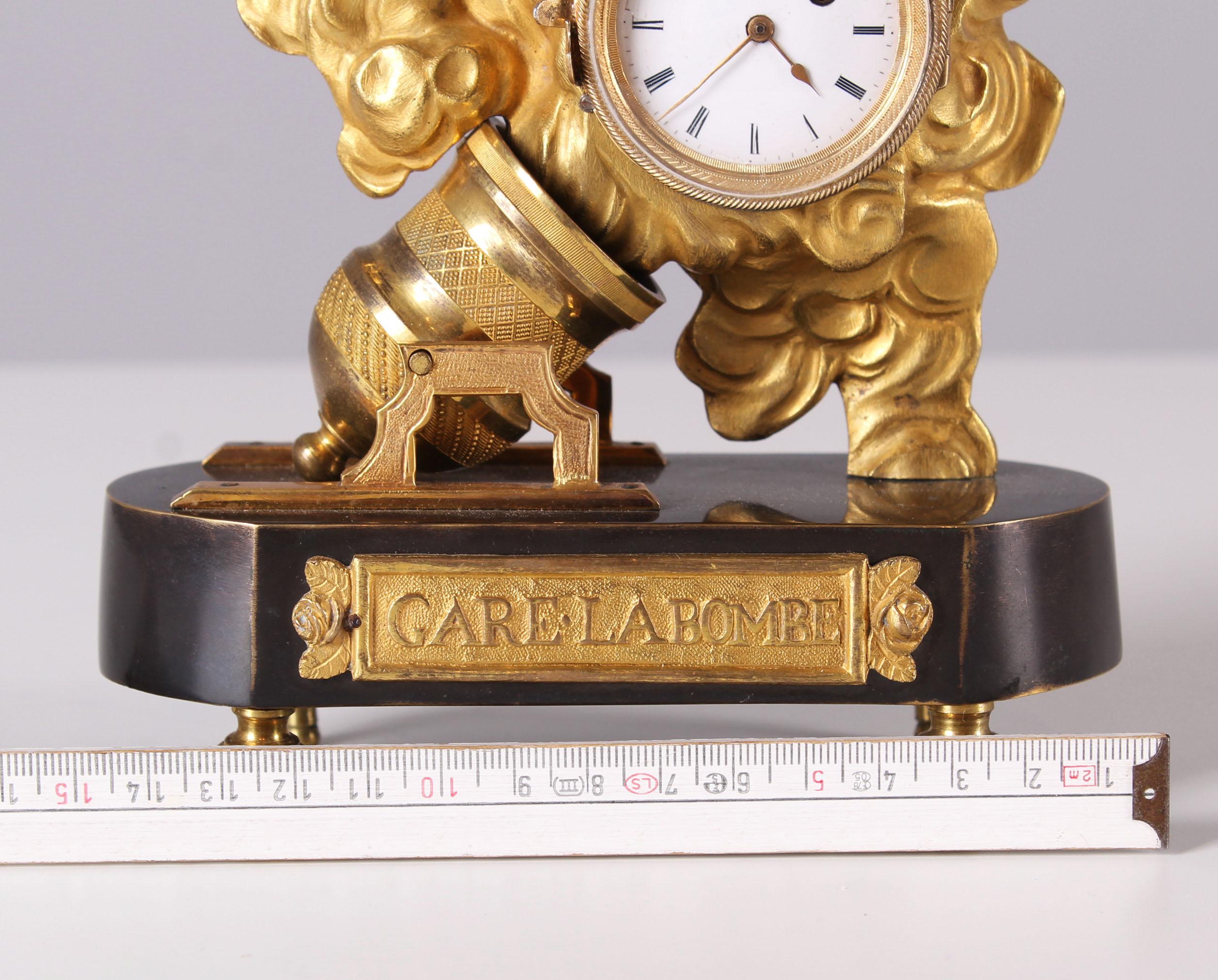 19th Century Miniatur Mantel Clock, Gare La Bombe, Cupido, France, Gilded Bronze For Sale 3