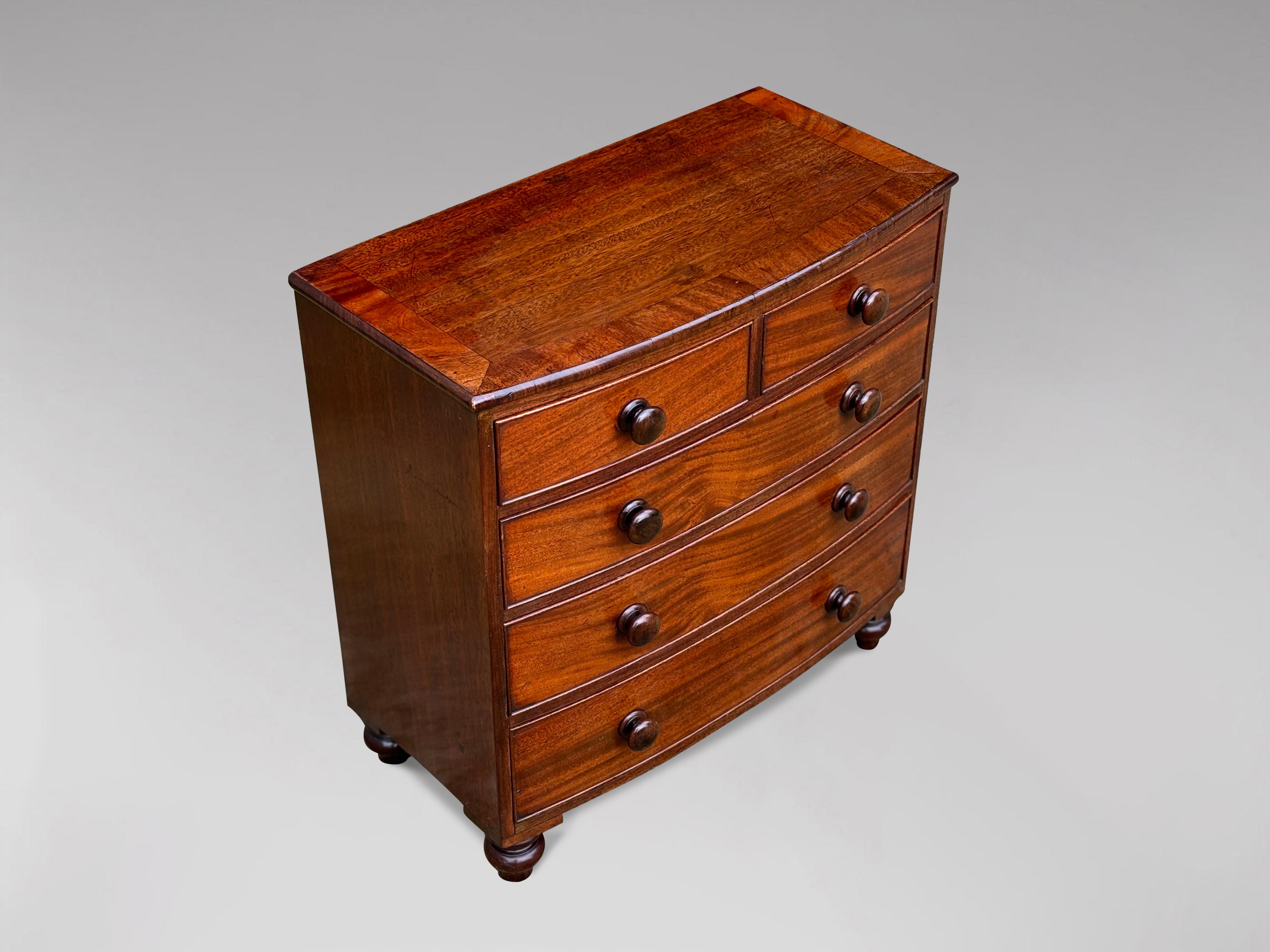 Early Victorian 19th Century Miniature Bow Fronted Chest of Drawers For Sale
