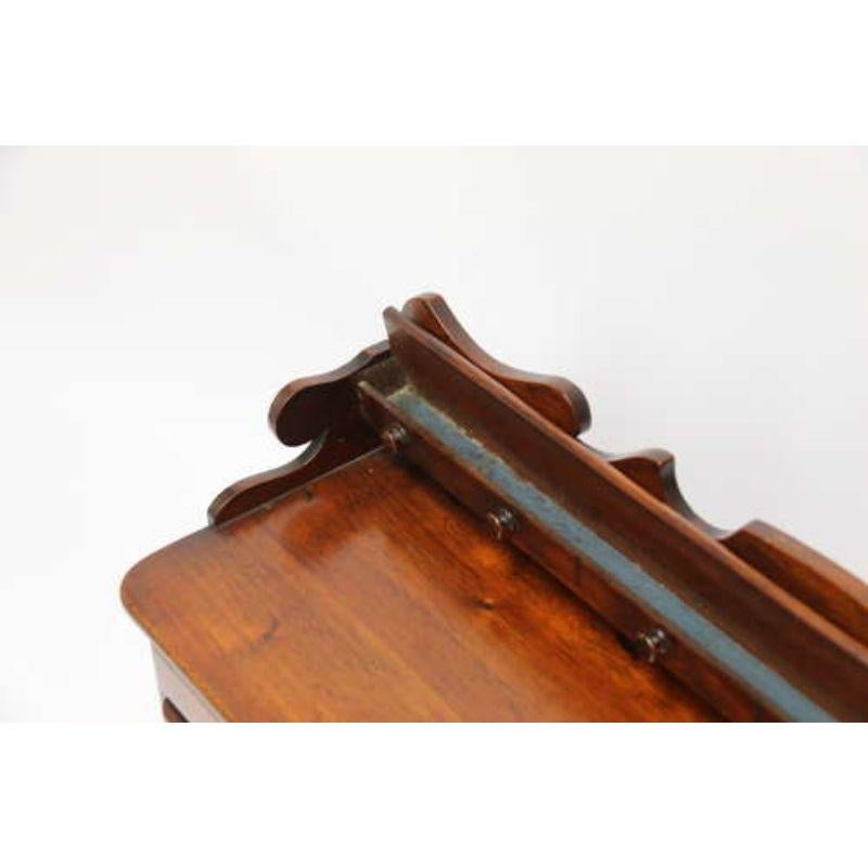 Base de cómoda de caoba en miniatura del siglo XIX, hacia 1850 Victoriano en venta