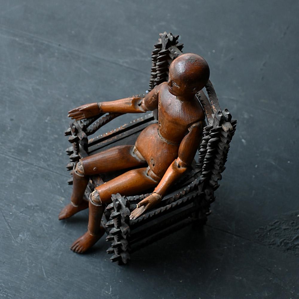 19th century miniature tramp art chair model For Sale 7