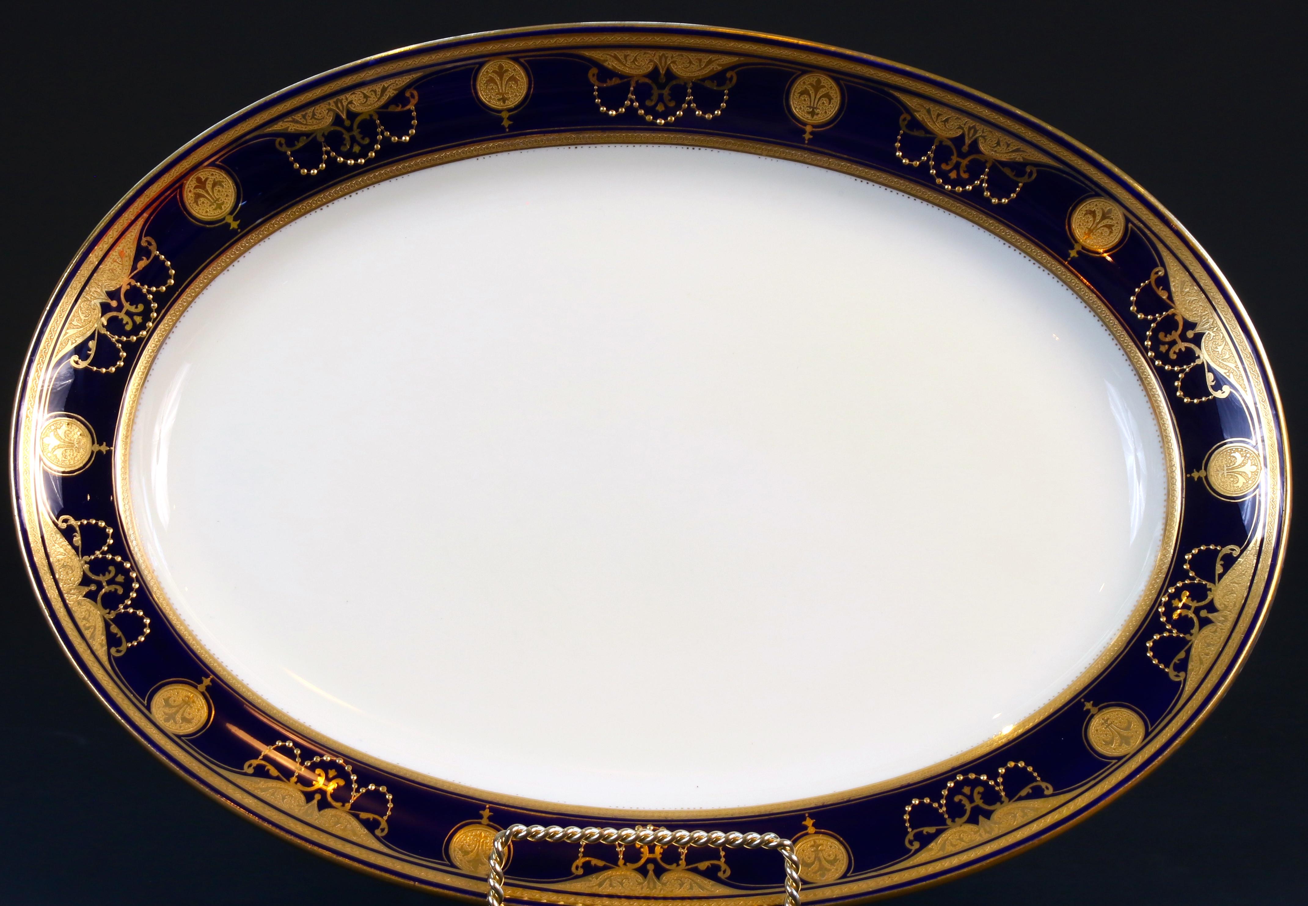 19th Century Minton Gilded Cobalt Service In Excellent Condition For Sale In New York, NY