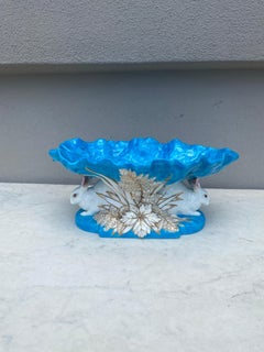 Centre de table "Lapins" en majolique de Minton du 19e siècle