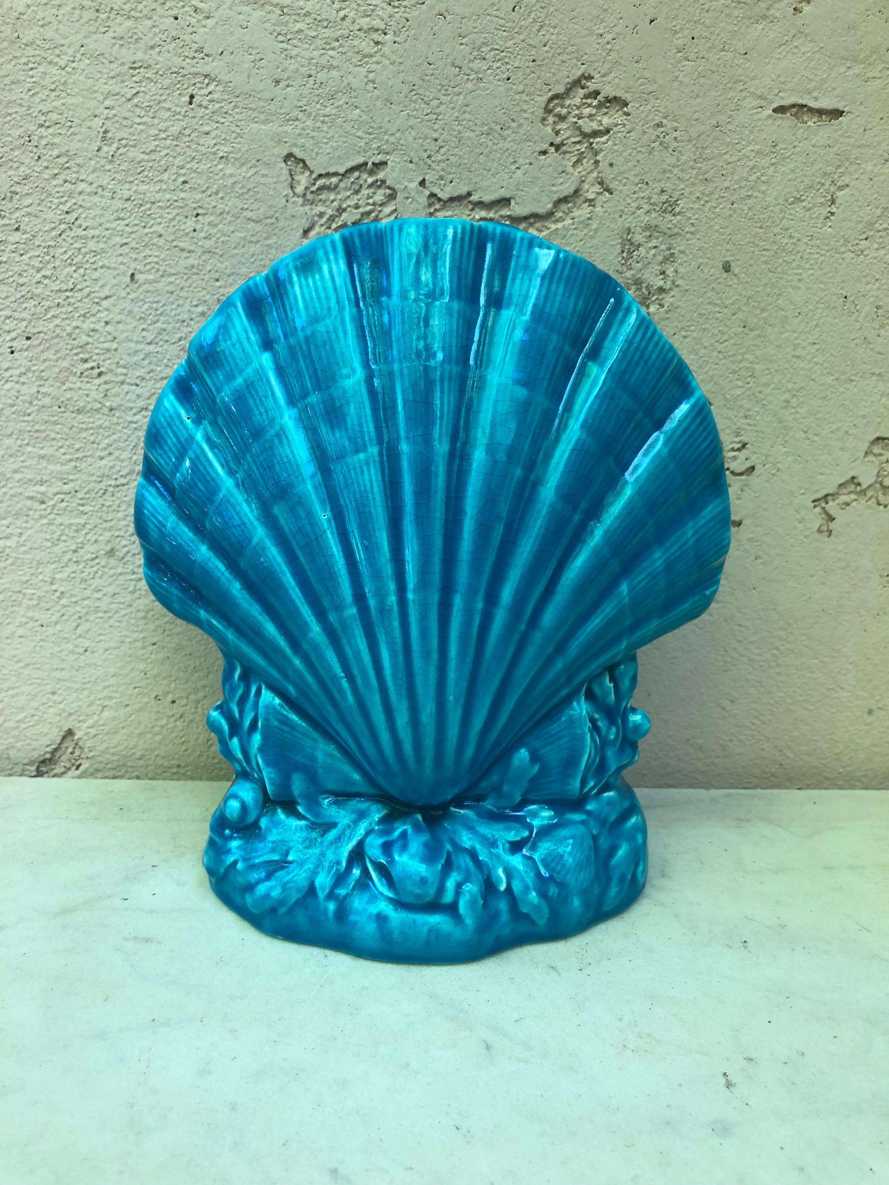 19th Century Minton Majolica Shell Posy Aqua Vase In Good Condition In Austin, TX