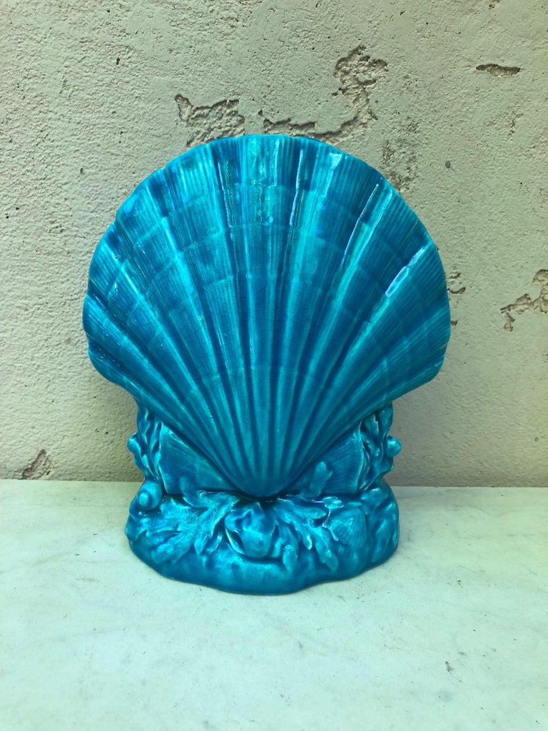19th Century Minton Majolica Shell Posy Aqua Vase In Good Condition For Sale In Austin, TX