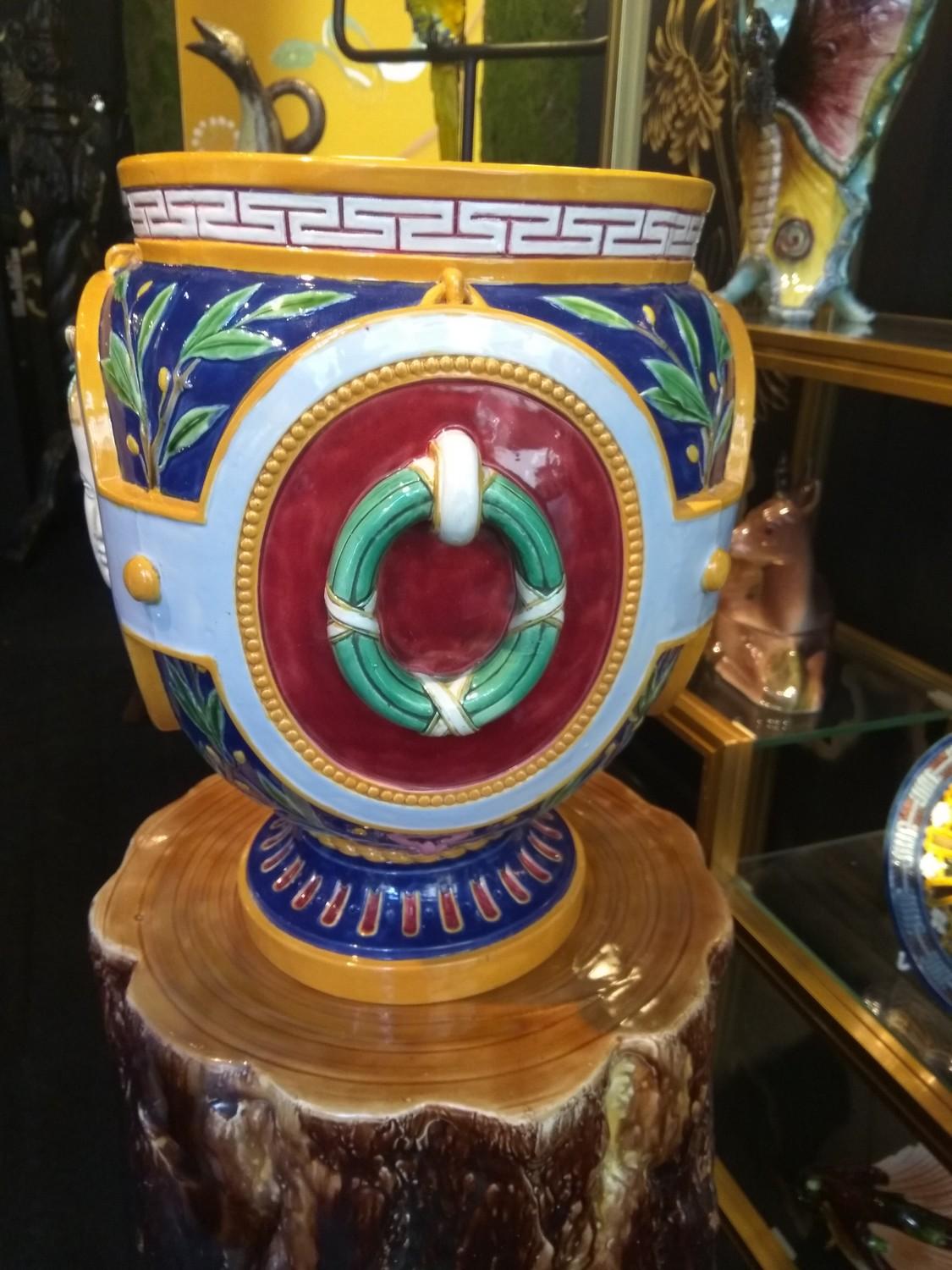 English 19th Century Minton Neoclassical Vase For Sale