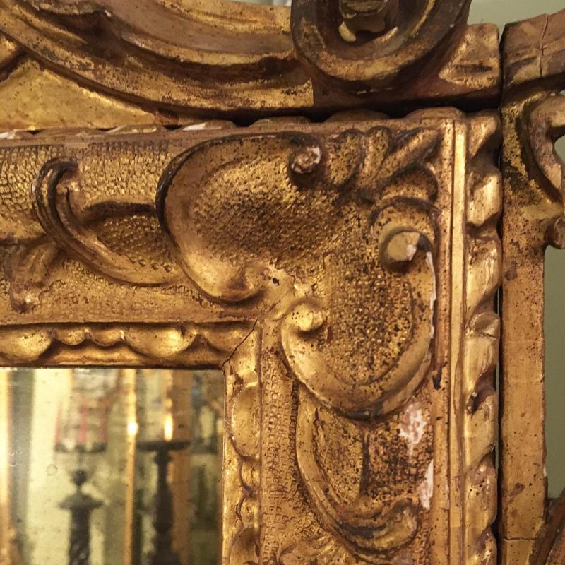 XIXe siècle Miroir en bois doré du 19ème siècle en vente
