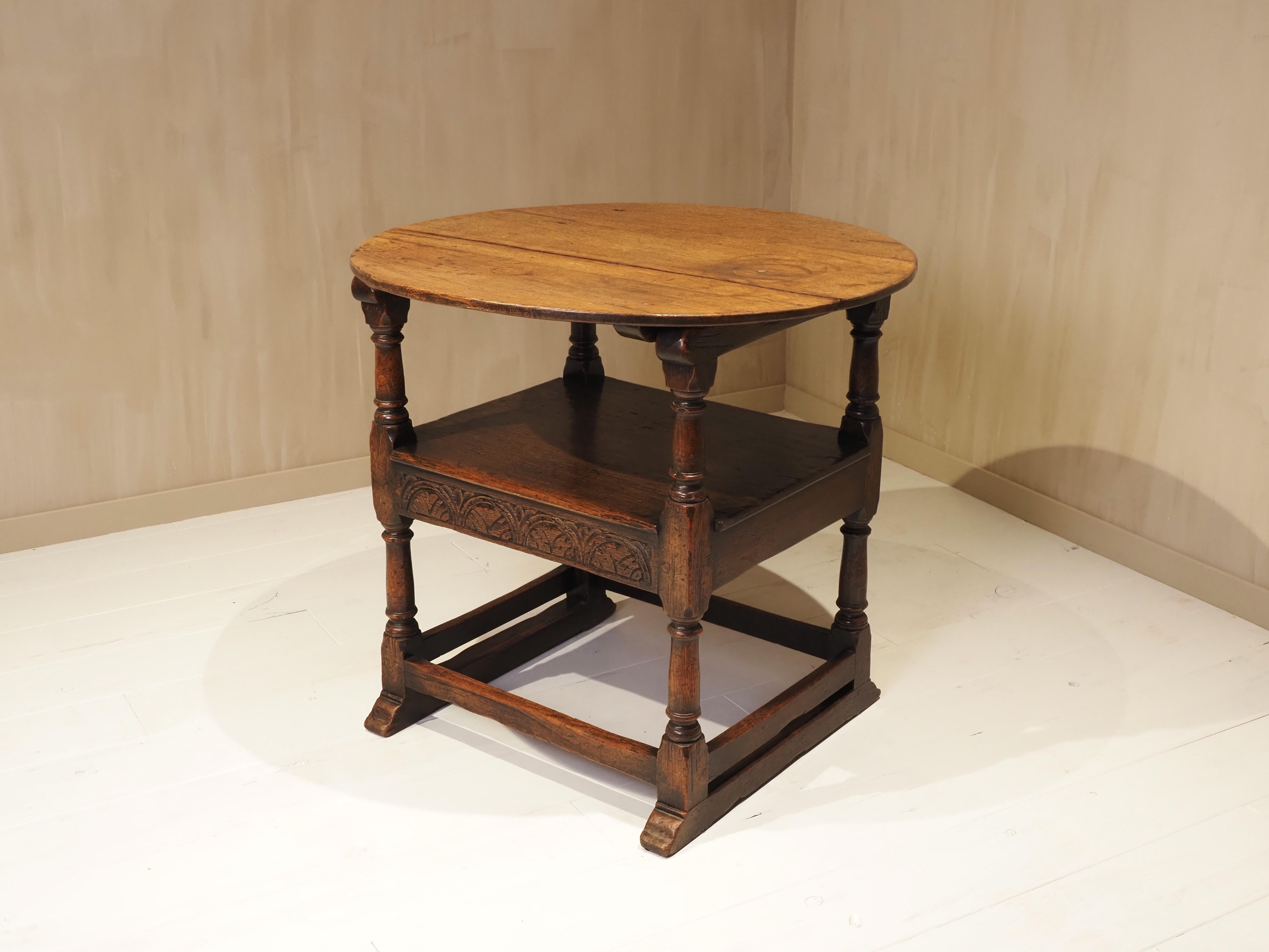 19th century monk seat/table For Sale 5