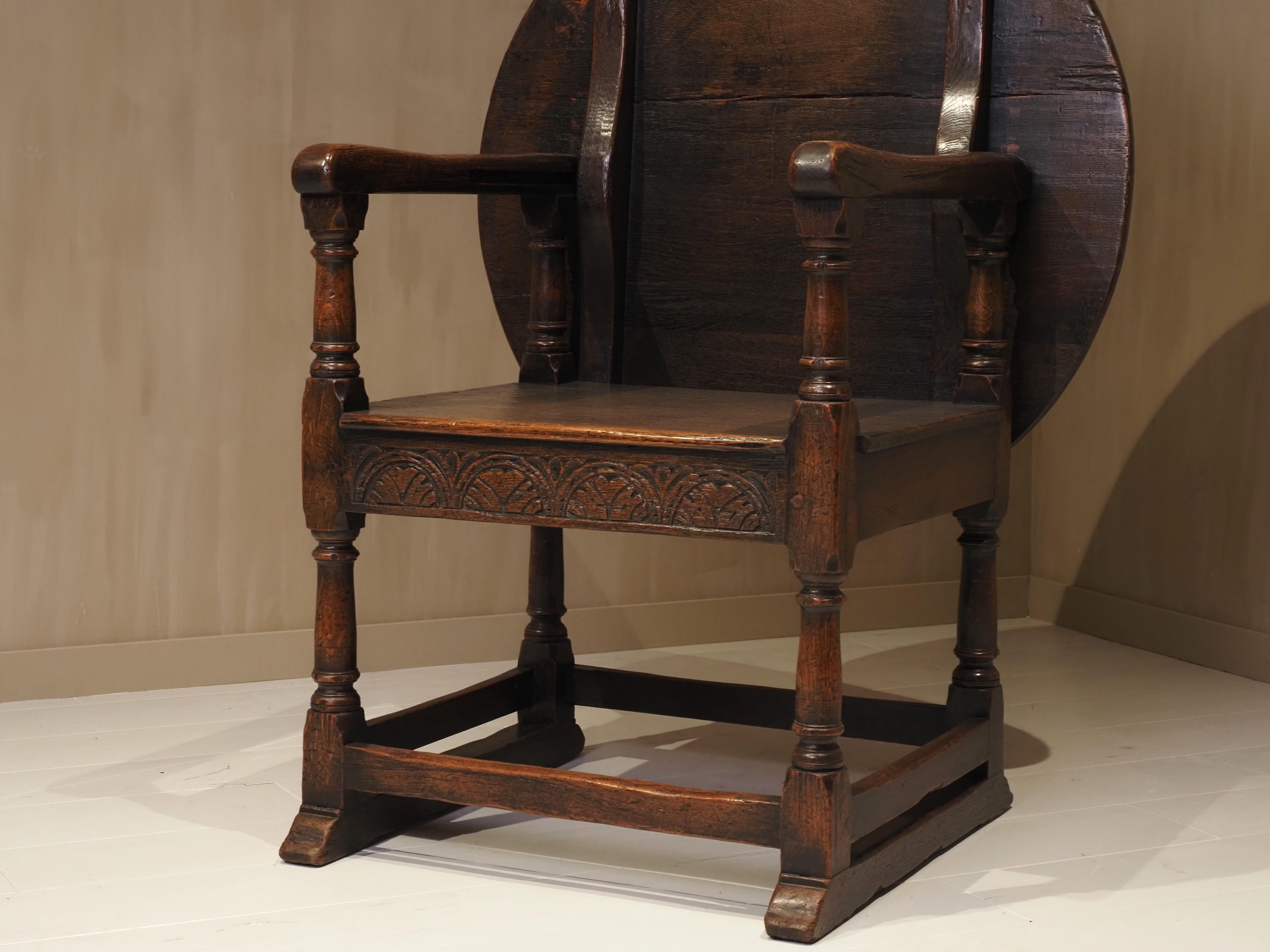 19th century monk seat/table In Good Condition For Sale In Diest, BE