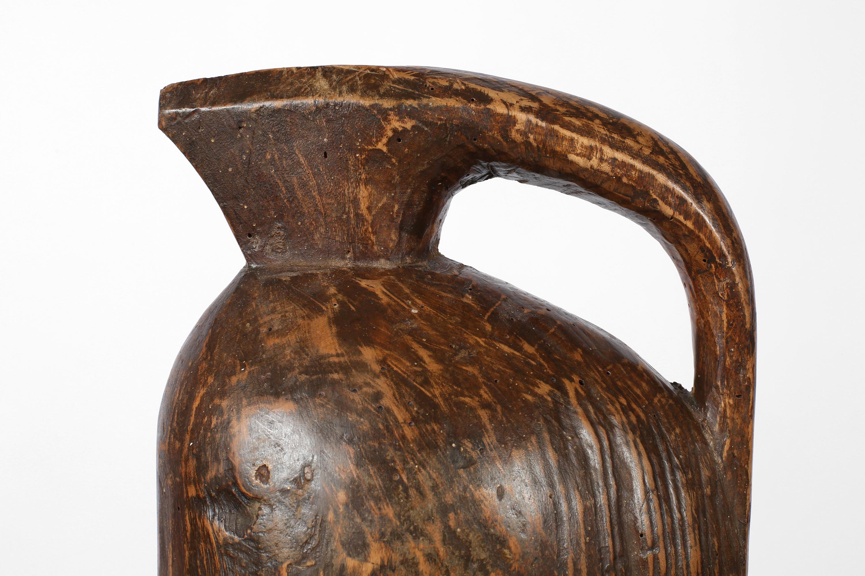 Jarra de arte popular francés monóxilo de Auvernia del siglo XIX en Bueno estado para la venta en London, GB