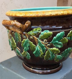 Cache-pot/jardinière monumental en faïence du XIXe siècle avec feuilles de chêne Sarreguemines