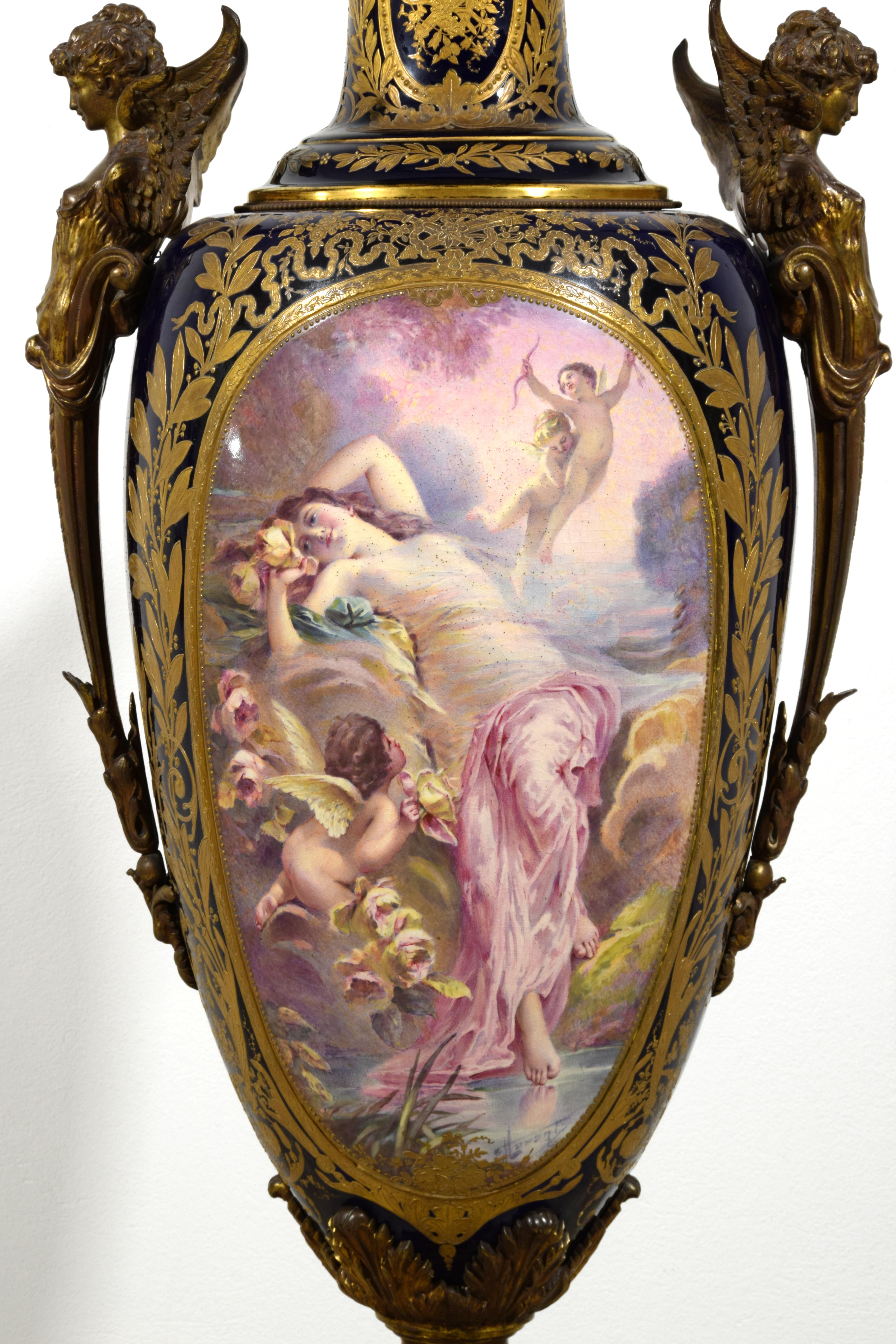 XIX secolo, Vaso monumentale in porcellana policroma in stile Sèvres in vendita 1