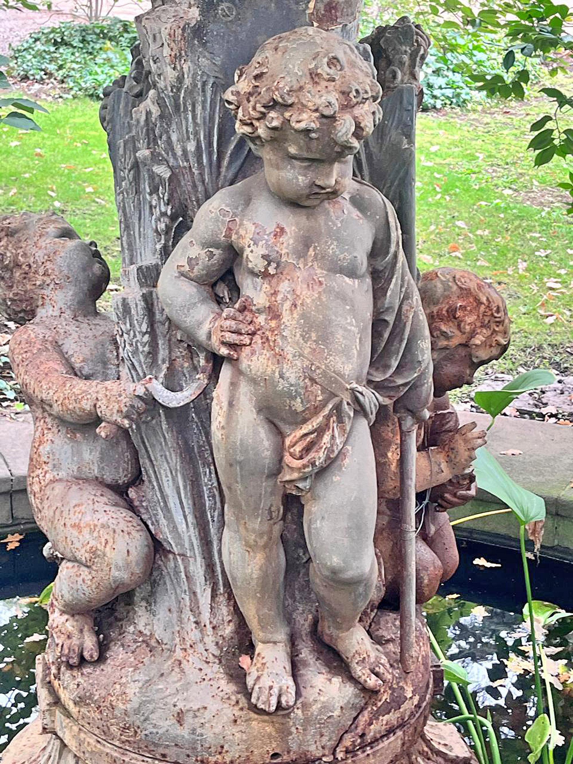 Calco Fontana monumentale a tre vasche del XIX secolo della Val d'Osne Foundry, Francia in vendita