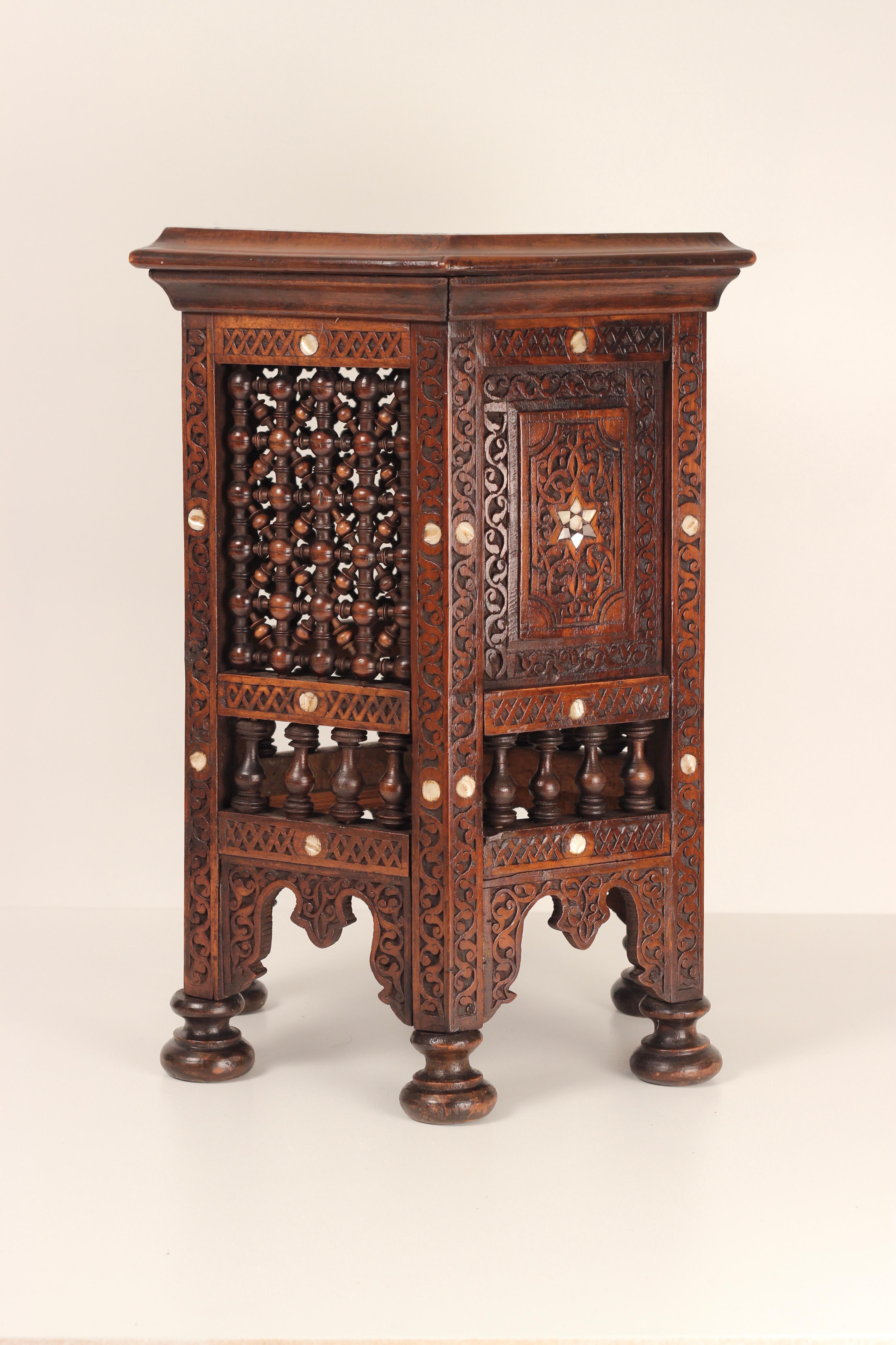 19th Century Moorish Carved Mother-of-Pearl Inlaid Side Table In Good Condition In London, GB