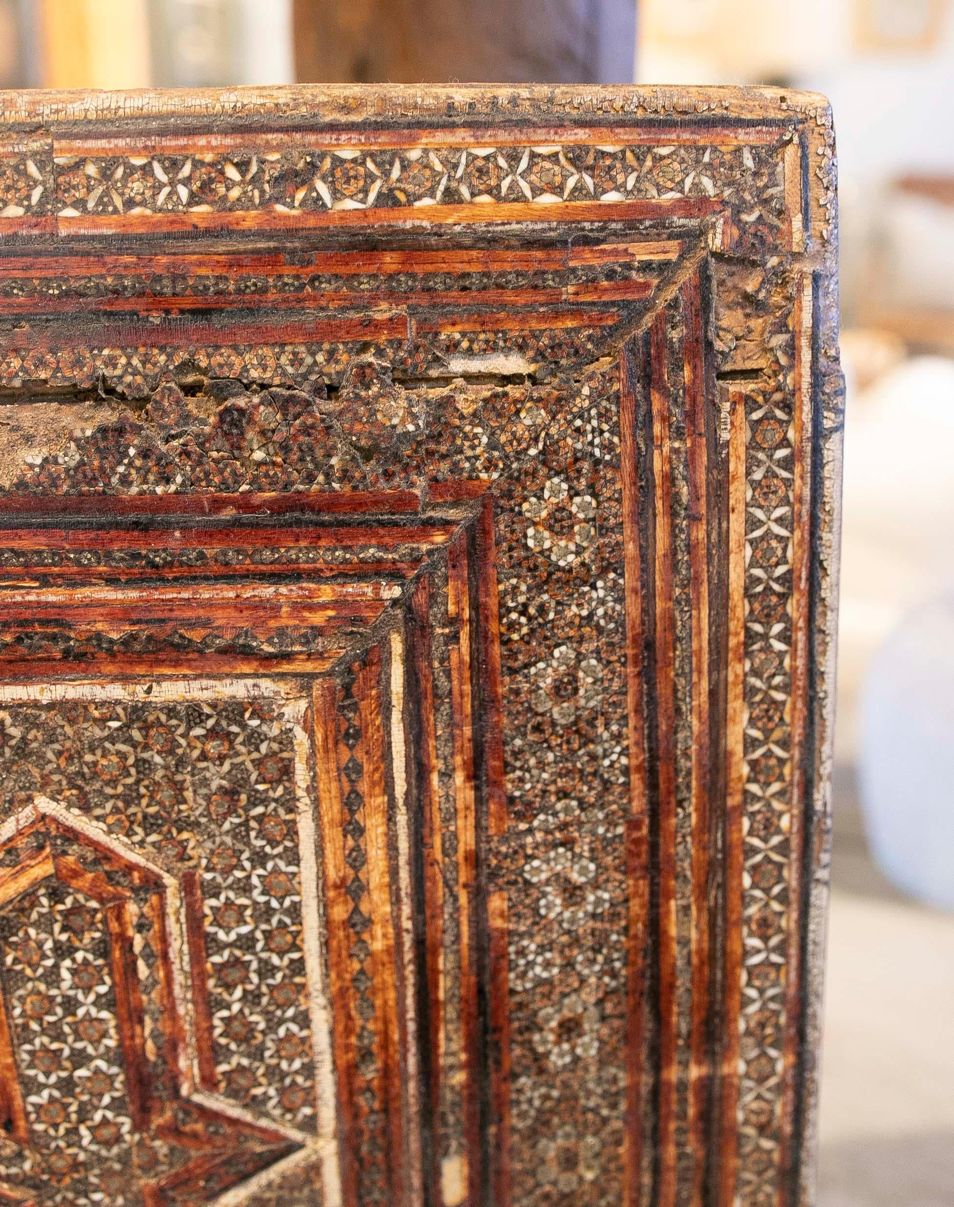 19. Jahrhundert Maurische sorgfältige Handwerkskunst Box Deckel mit Intarsienarbeit   im Angebot 7