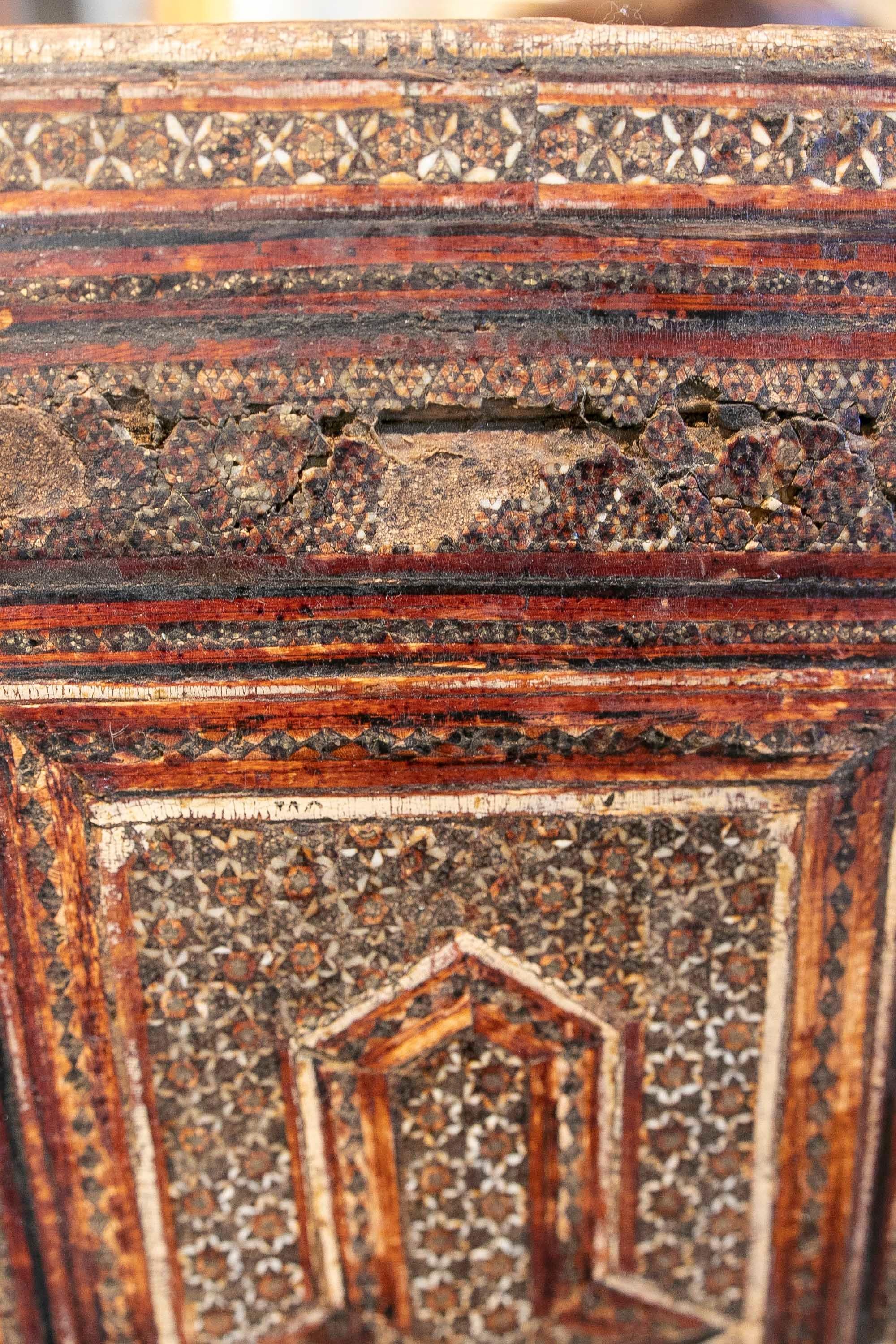 19. Jahrhundert Maurische sorgfältige Handwerkskunst Box Deckel mit Intarsienarbeit   im Angebot 13