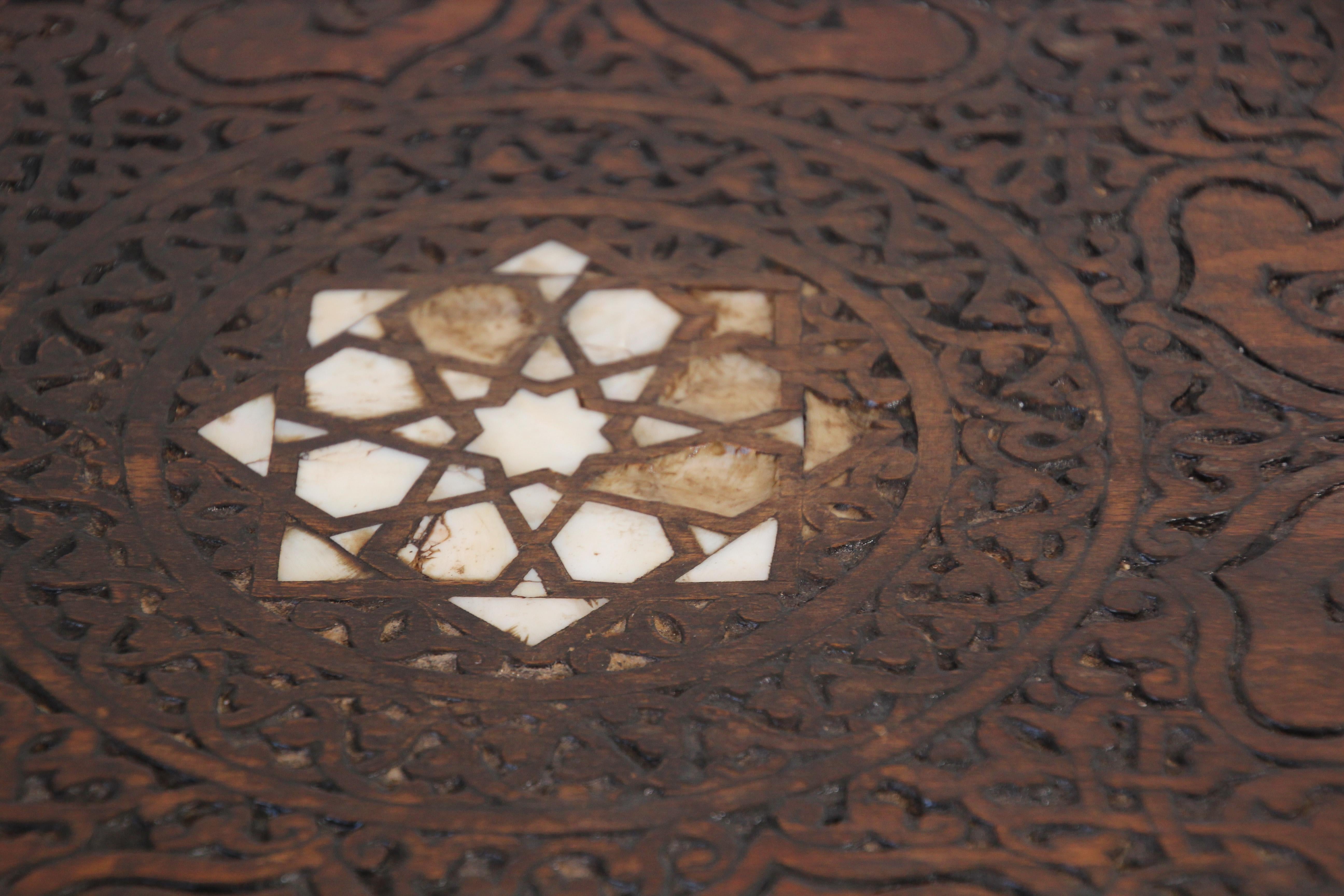 19th Century Moorish Tea Table Inlaid with Mother of Pearl In Good Condition In North Hollywood, CA