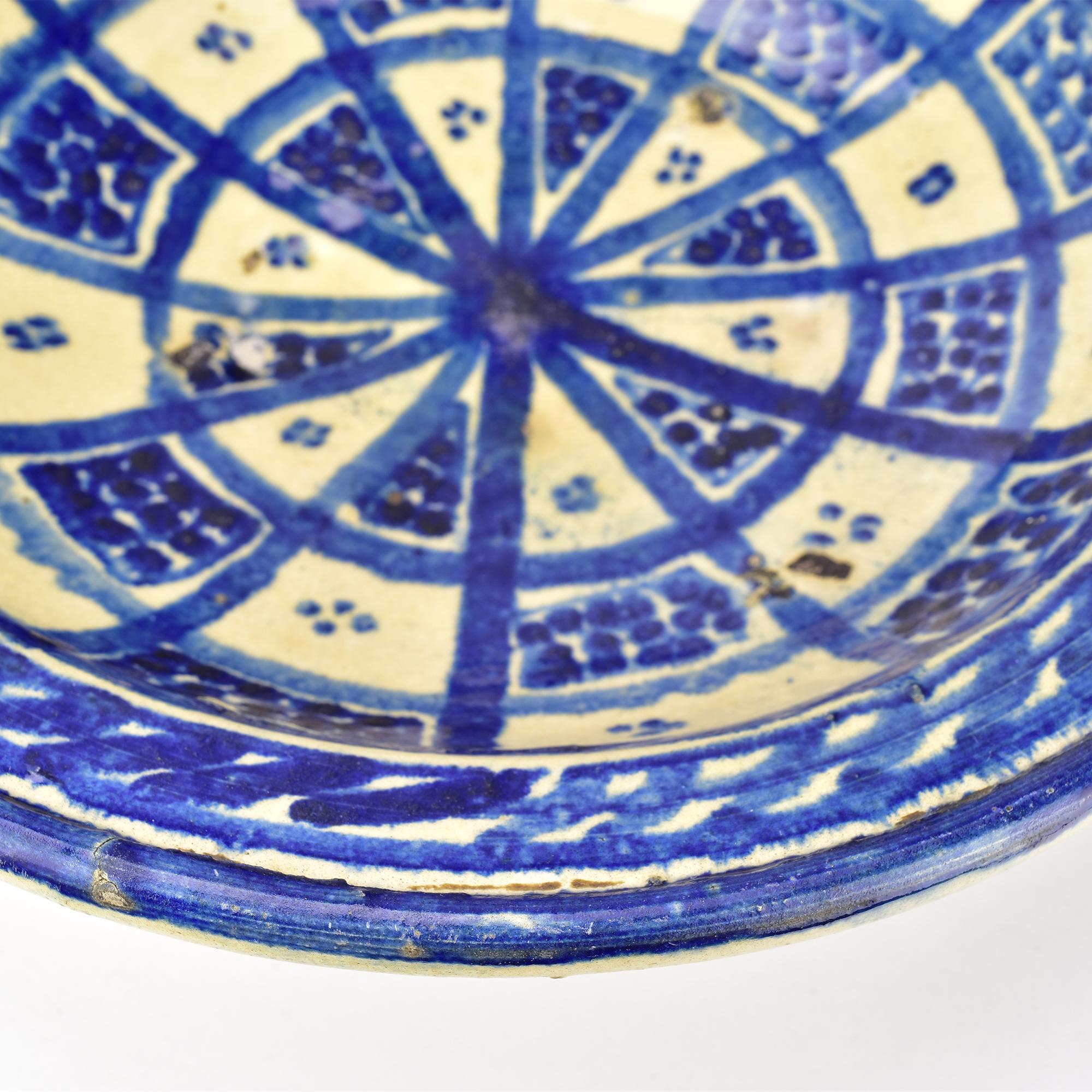 19th Century Moroccan Cobalt Blue Glazed Footed Ceramic Bowl from Fez For Sale 2