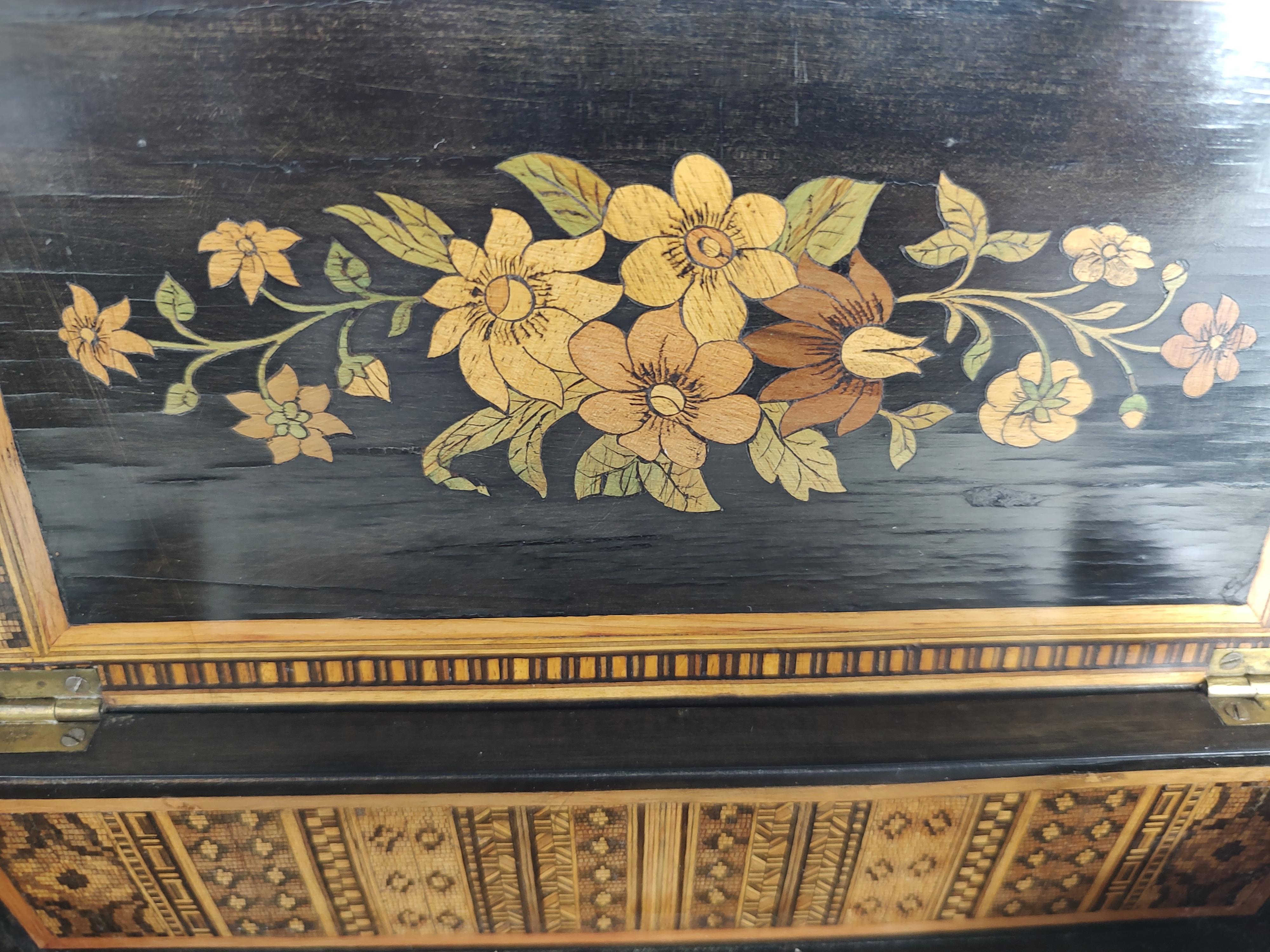 19th Century Mosaic Marquetry Jewelry Box Sorrento Napoli, C1880 In Good Condition For Sale In Port Jervis, NY