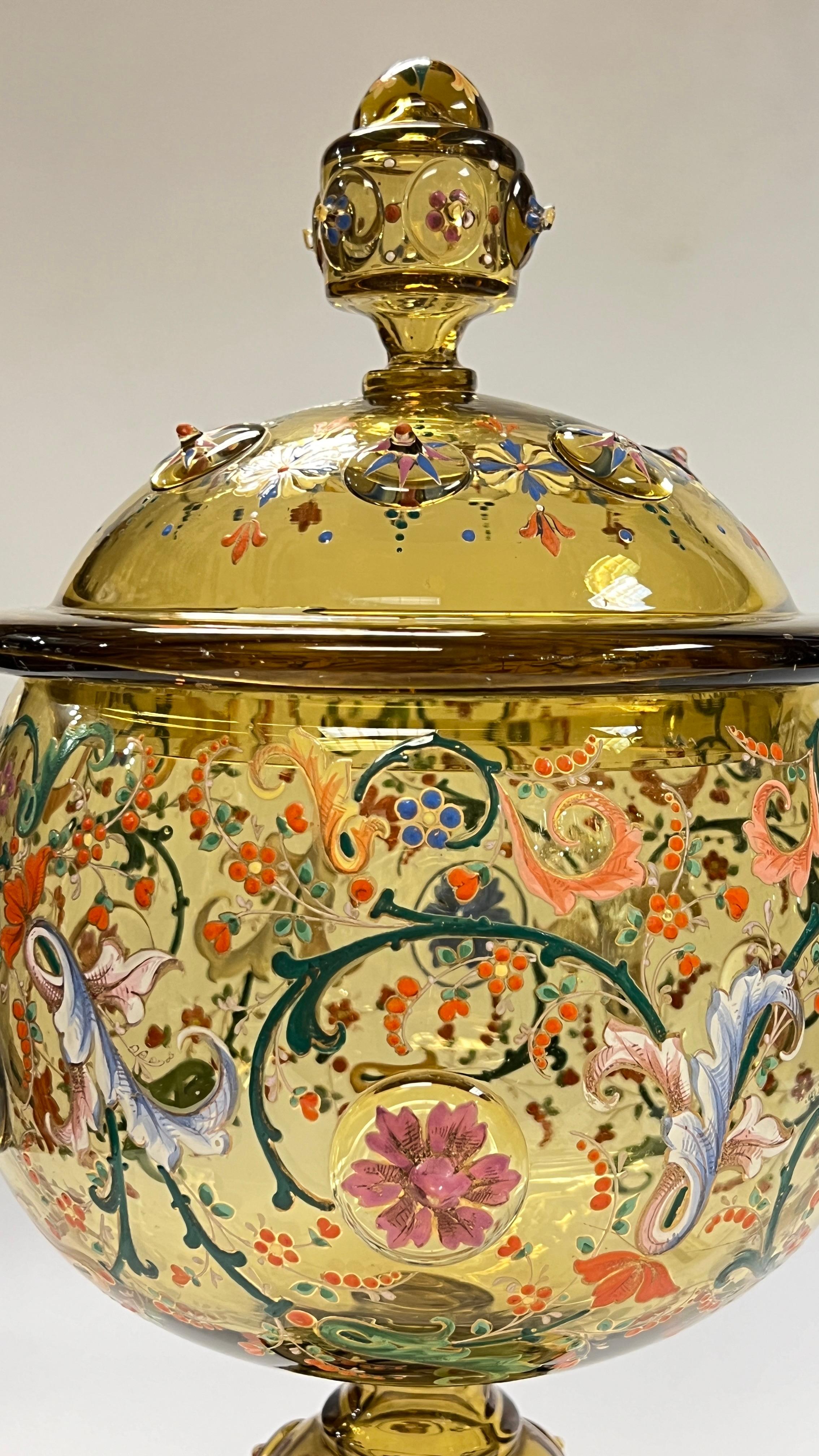 XIXe siècle Ensemble de coupes à punch et de gobelets en verre de Moser du 19e siècle en vente