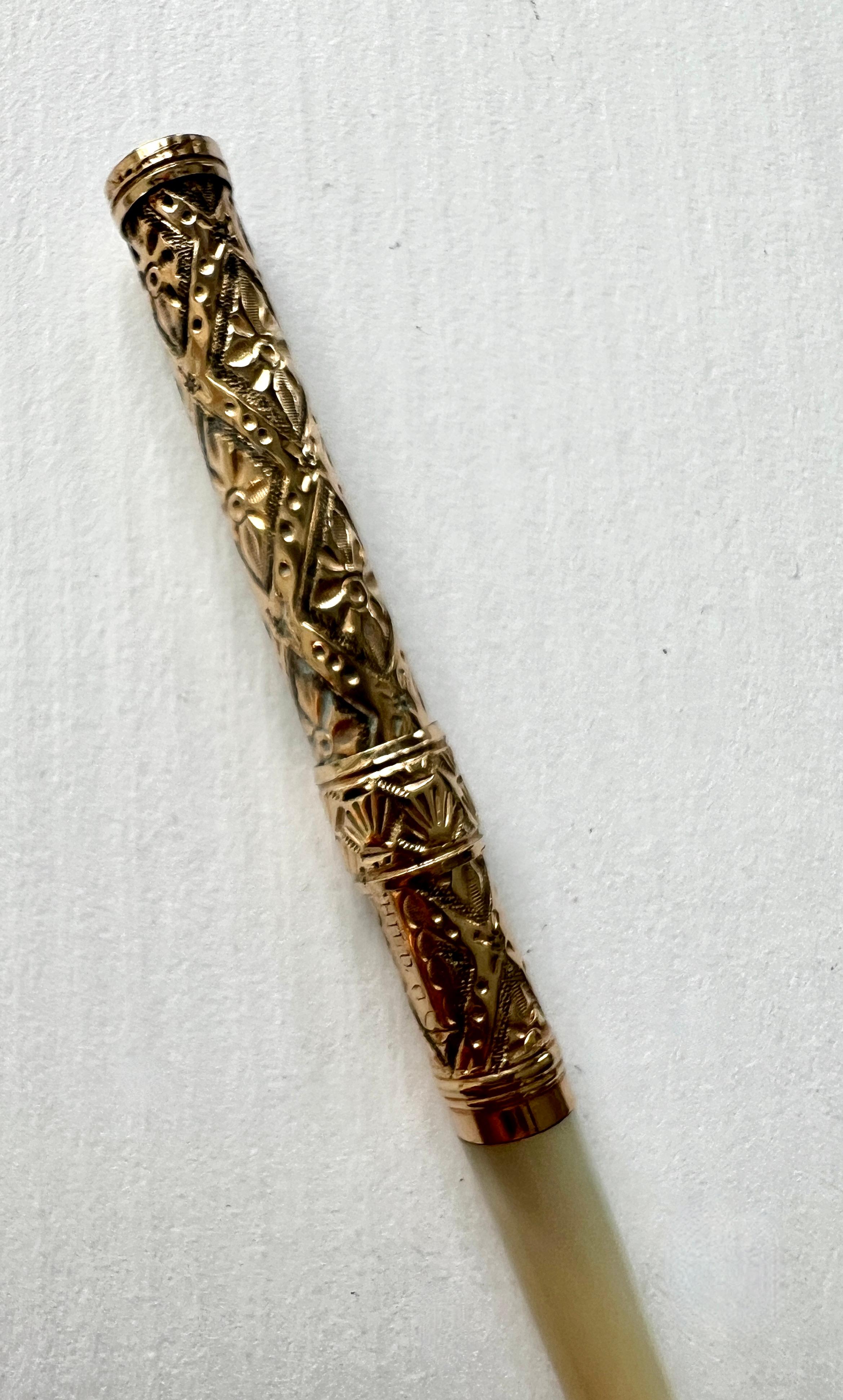 19th Century Mother of Pearl and Gold Filagree Handle Fountain Pen with 14k Tip For Sale 8
