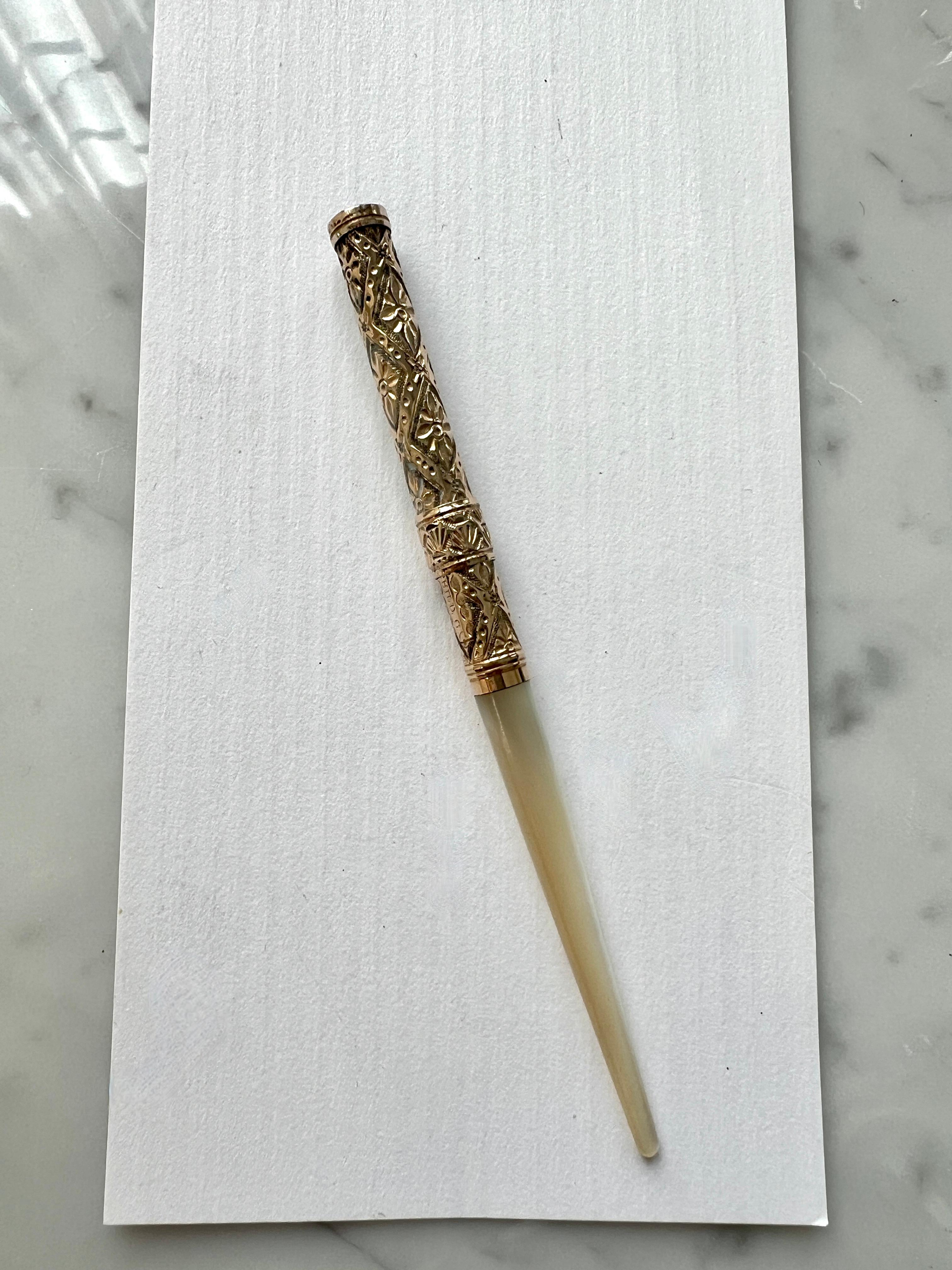 19th Century Mother of Pearl and Gold Filagree Handle Fountain Pen with 14k Tip For Sale 4