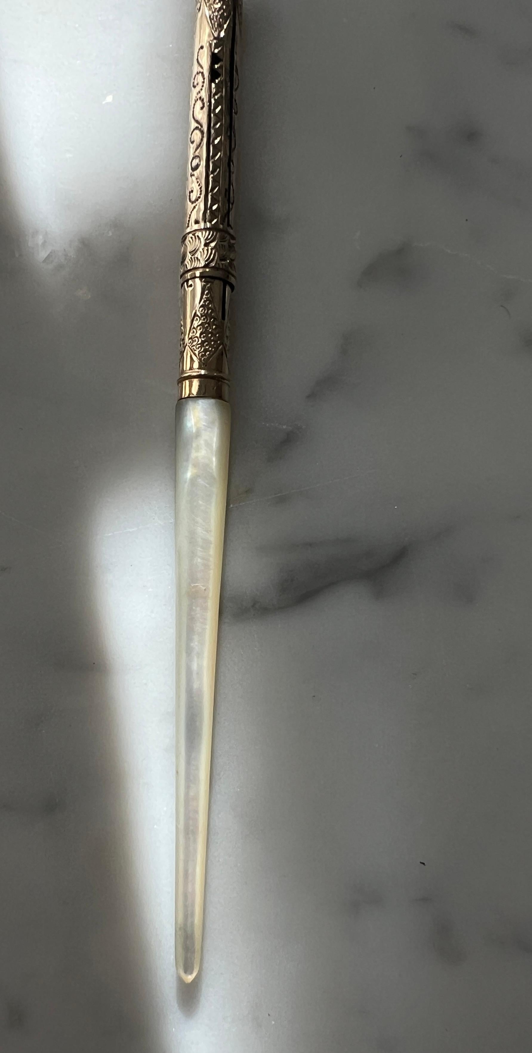 19th Century Mother of Pearl and Gold Handle Fountain Pen with 14k Eversharp Tip For Sale 2