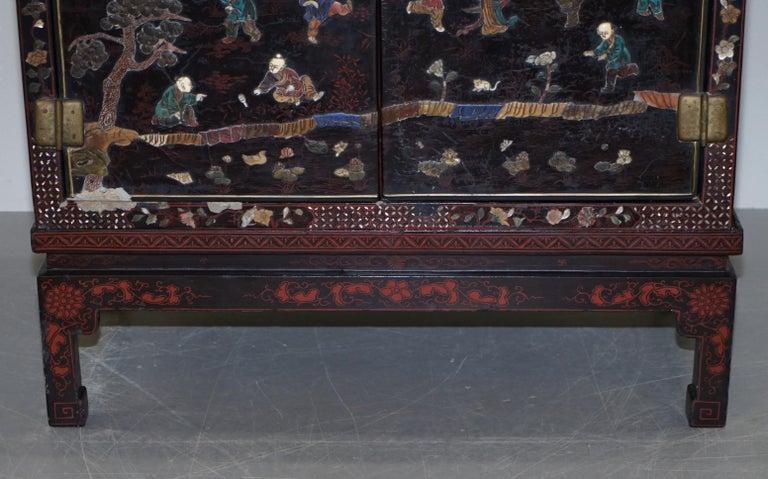 19th Century Mother of Pearl Inlaid Chinese Lacquer Brass Engraved Cabinet Chest 6