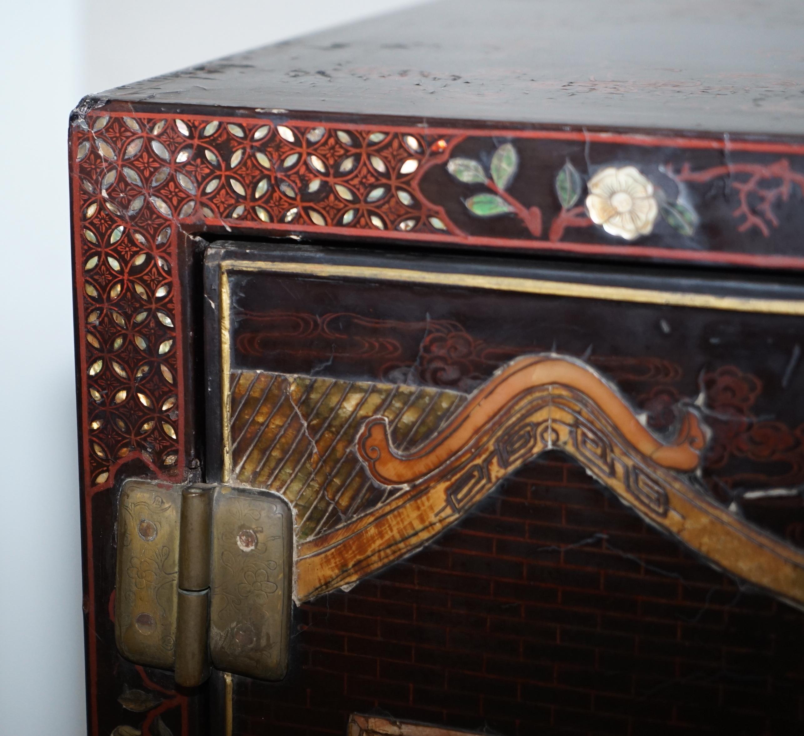 19th Century Mother of Pearl Inlaid Chinese Lacquer Brass Engraved Cabinet Chest 8
