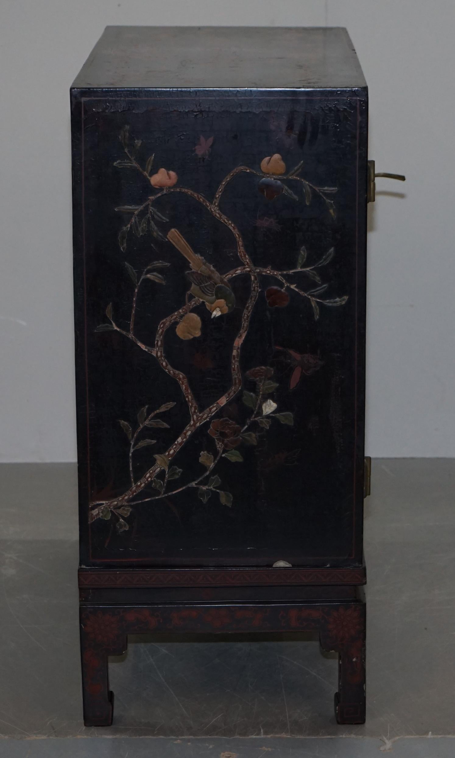 19th Century Mother of Pearl Inlaid Chinese Lacquer Brass Engraved Cabinet Chest 9