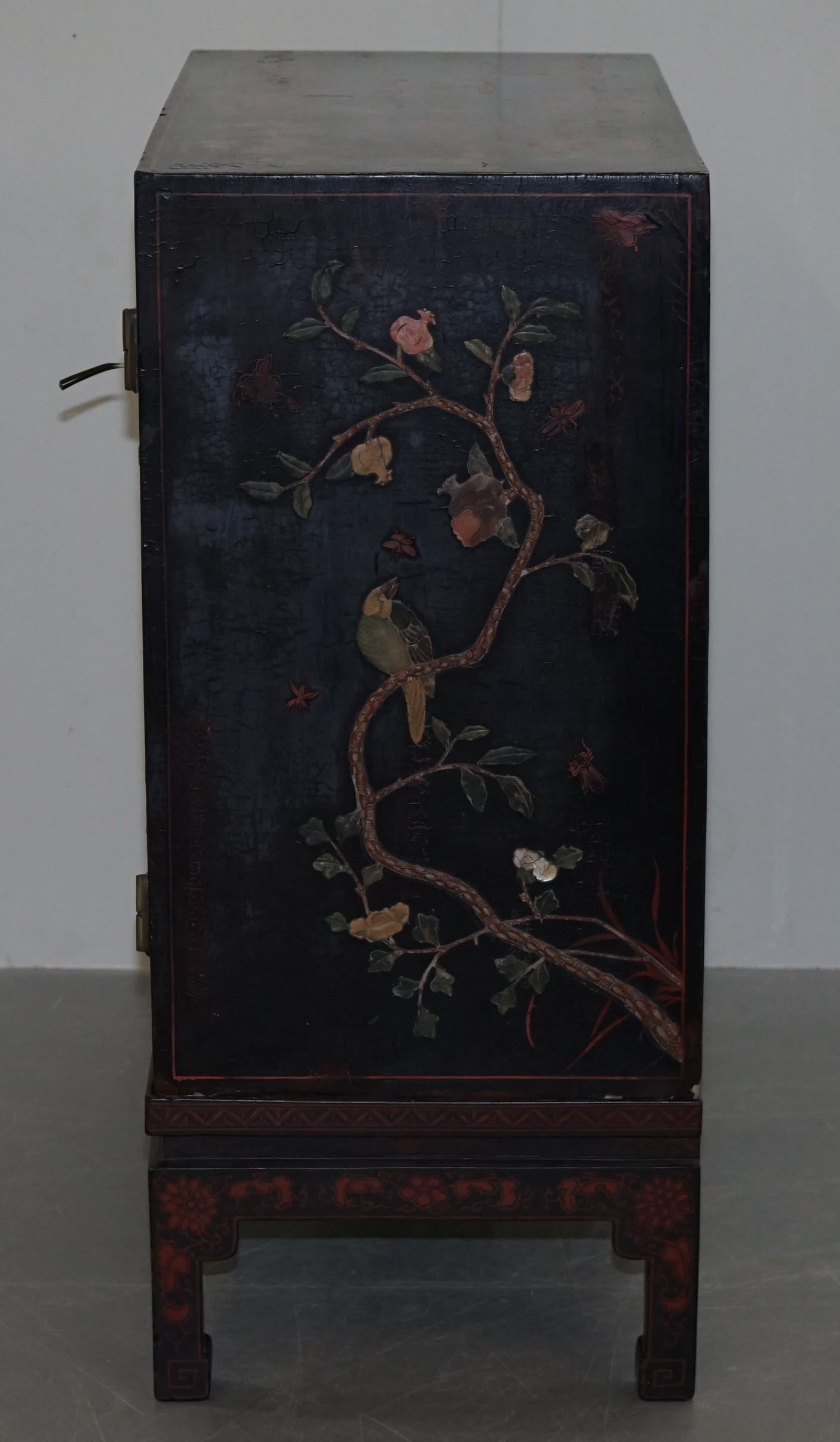 19th Century Mother of Pearl Inlaid Chinese Lacquer Brass Engraved Cabinet Chest 10