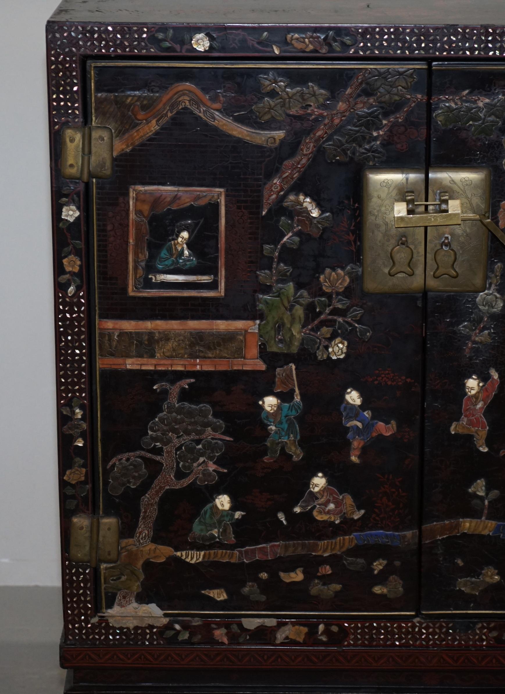 Wood 19th Century Mother of Pearl Inlaid Chinese Lacquer Brass Engraved Cabinet Chest