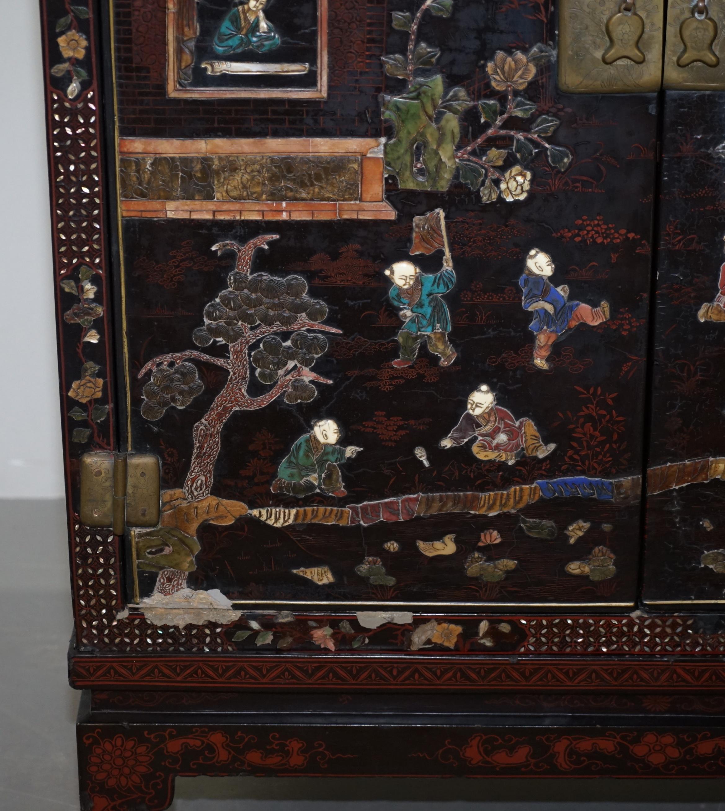 19th Century Mother of Pearl Inlaid Chinese Lacquer Brass Engraved Cabinet Chest 2