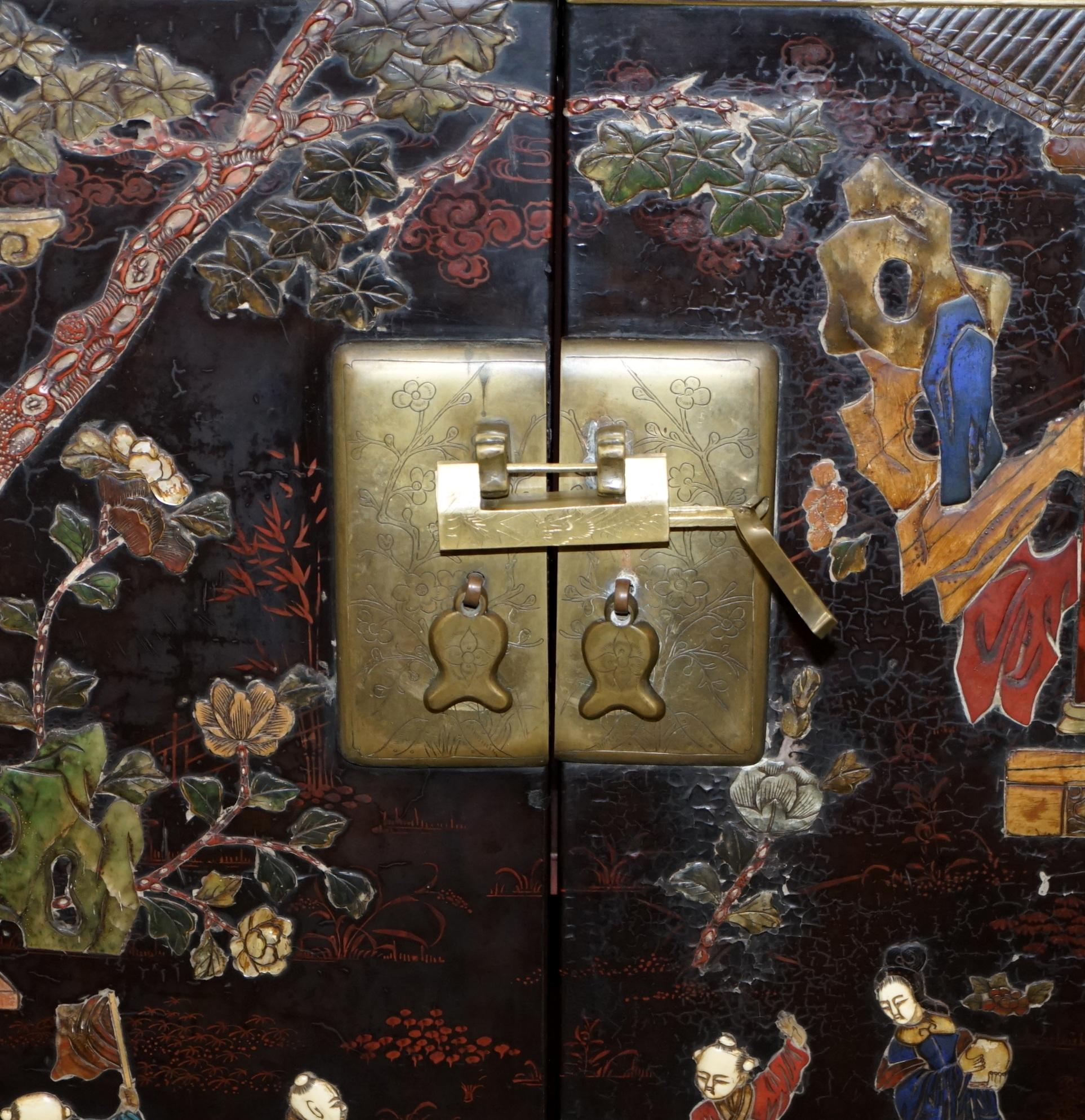 19th Century Mother of Pearl Inlaid Chinese Lacquer Brass Engraved Cabinet Chest 2
